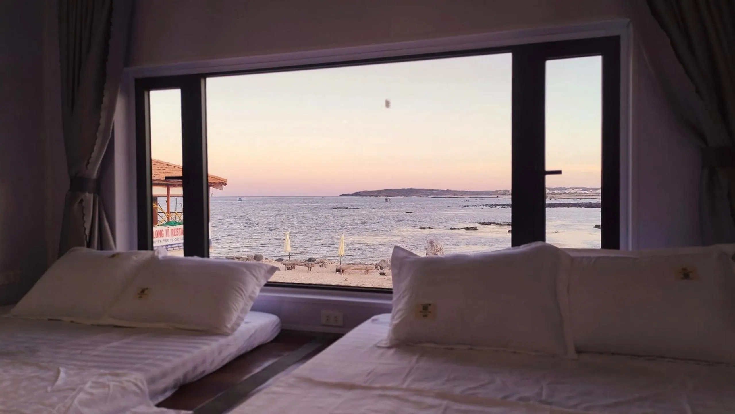 Natural landscape, Bed in Long Vĩ hotel - đảo Phú Quý