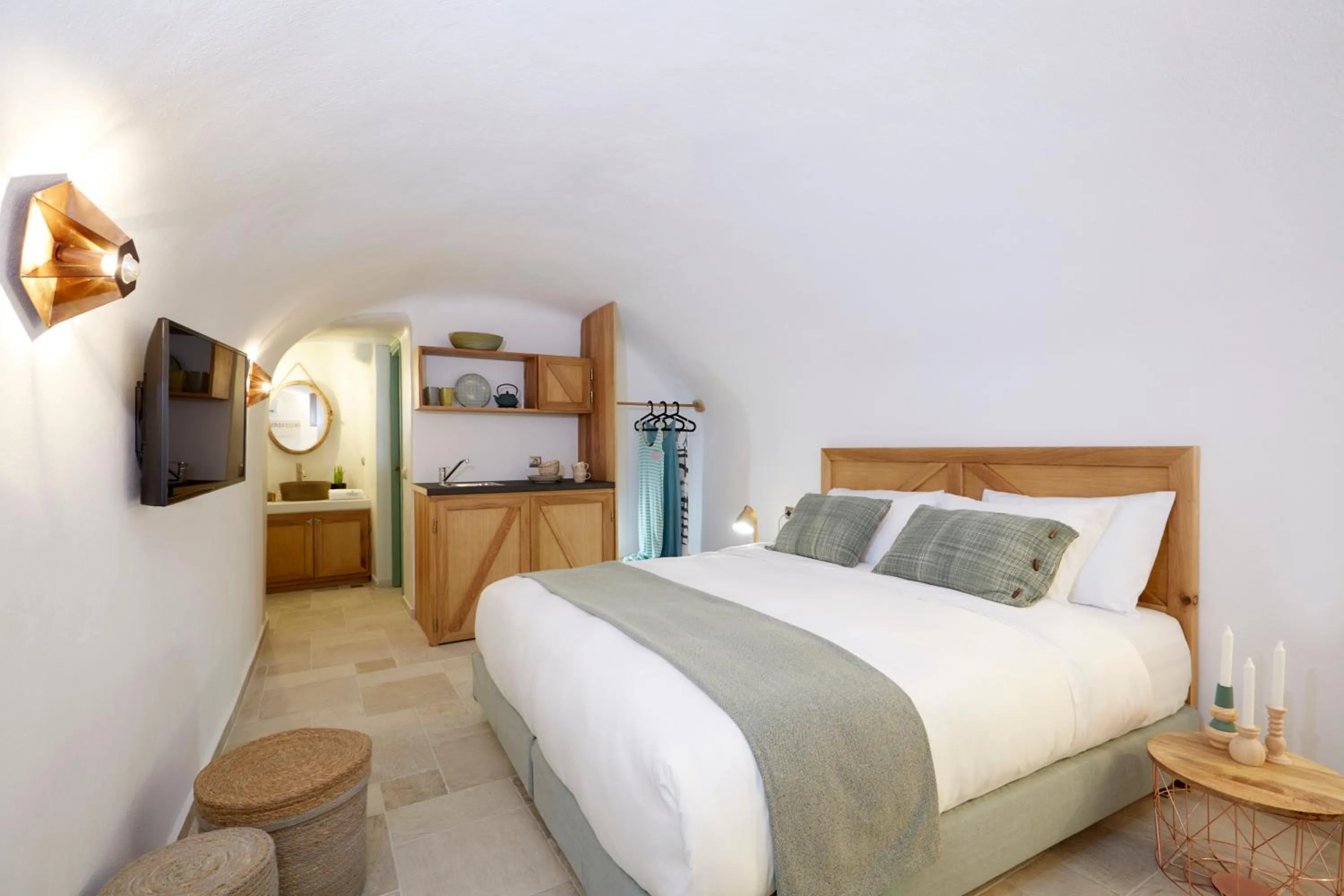 Photo of the whole room in Yellow Orchid Cycladic House