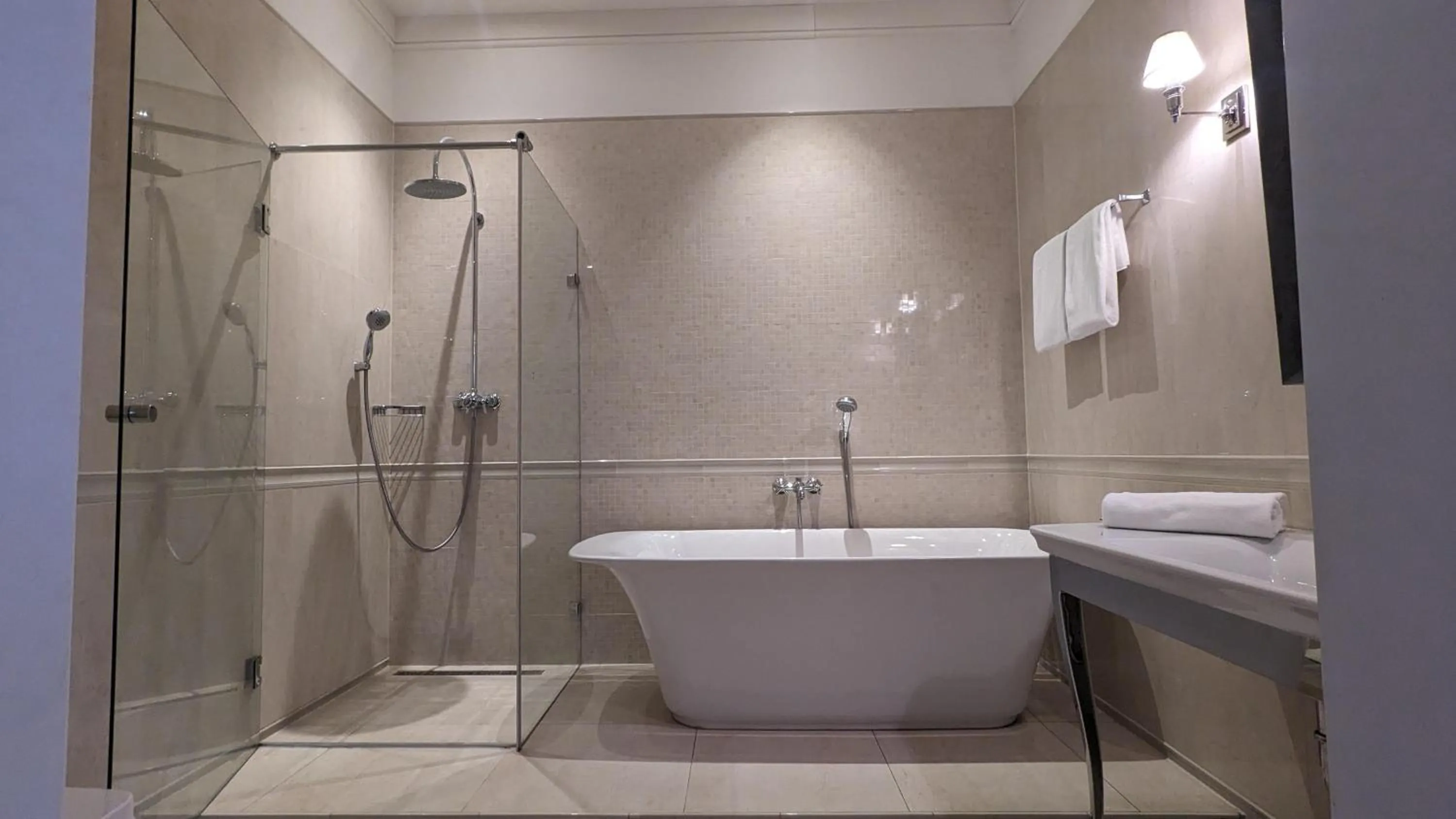 Bathroom in Schloss Krugsdorf Golf & Hotel