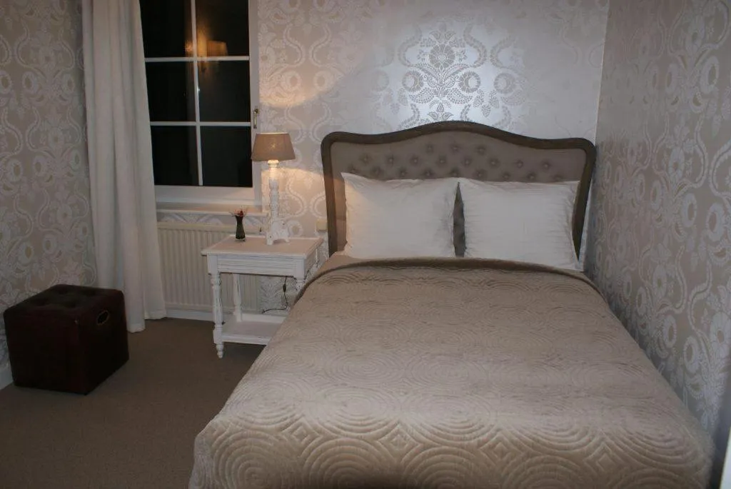 Photo of the whole room, Bed in Schloss Krugsdorf Golf & Hotel