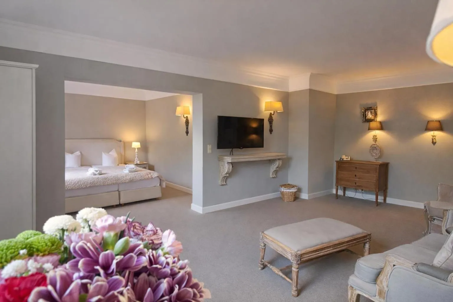 Photo of the whole room, Bed in Schloss Krugsdorf Golf & Hotel