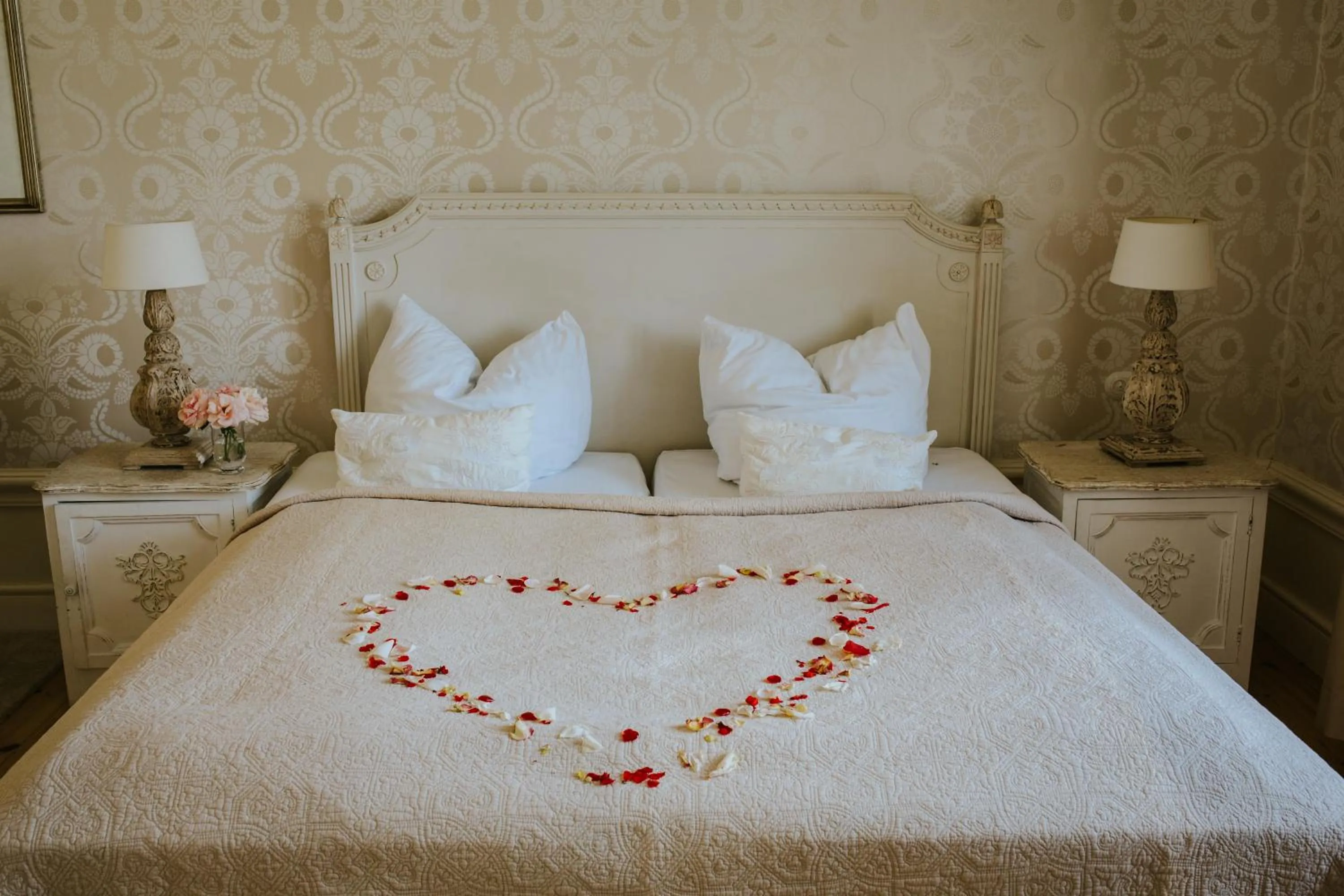 Photo of the whole room, Bed in Schloss Krugsdorf Golf & Hotel