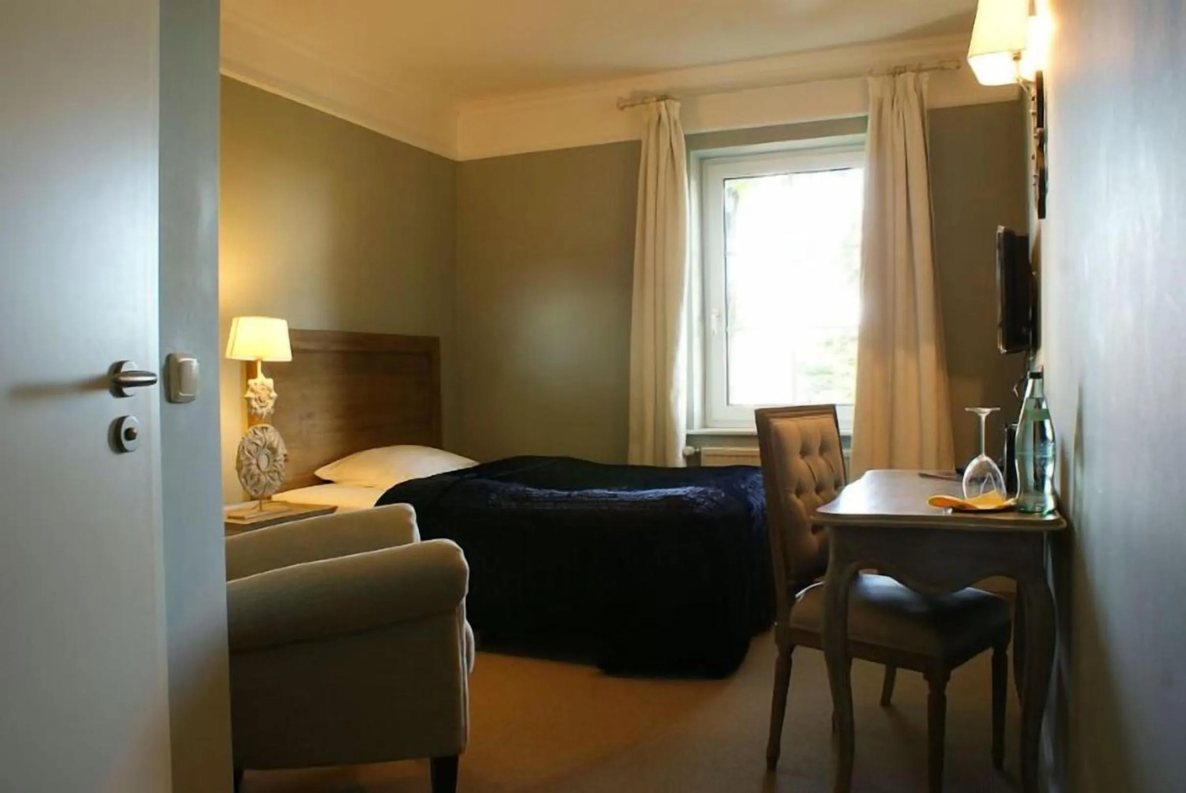 Photo of the whole room, Bed in Schloss Krugsdorf Golf & Hotel