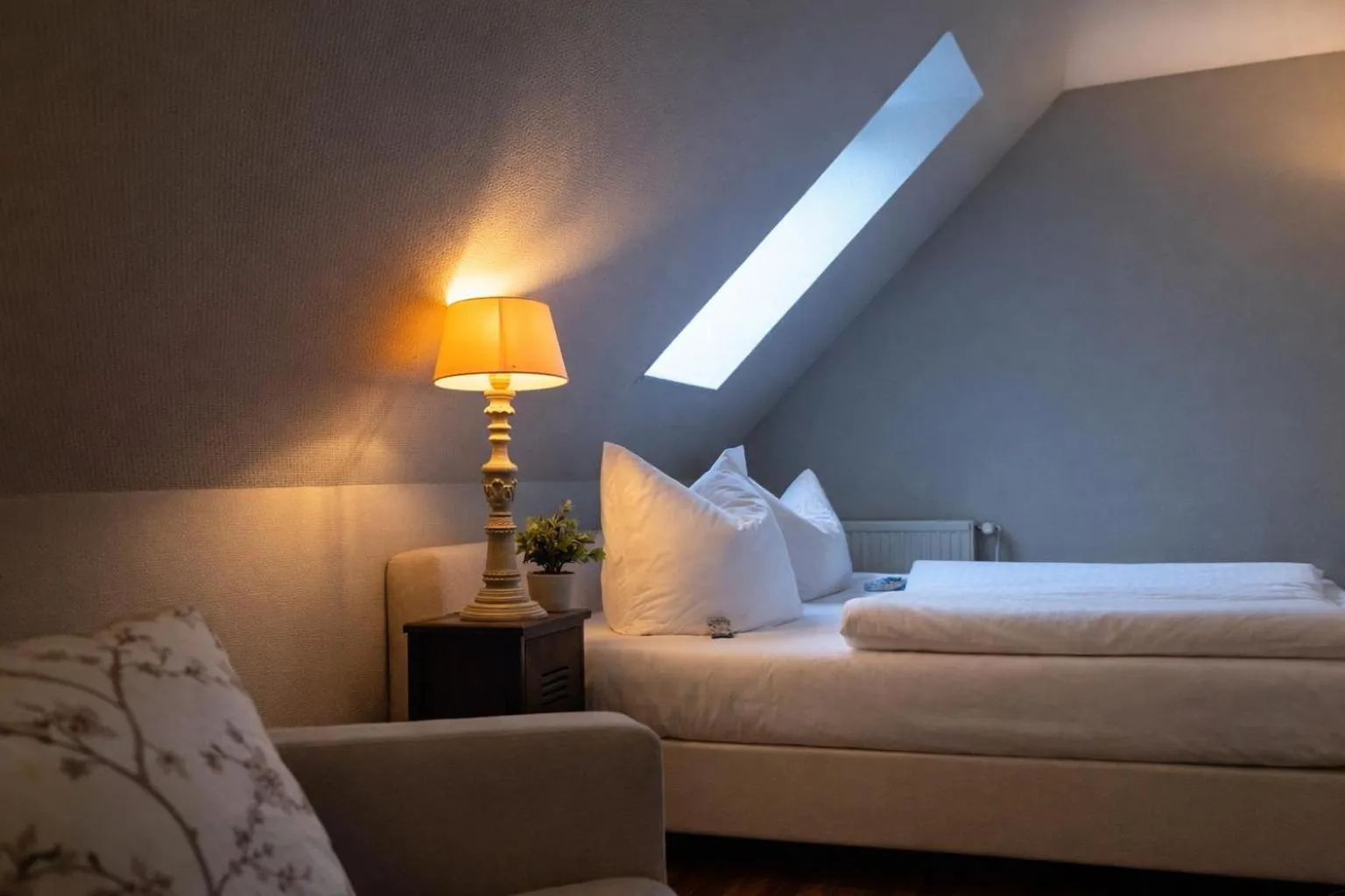 Photo of the whole room, Bed in Schloss Krugsdorf Golf & Hotel