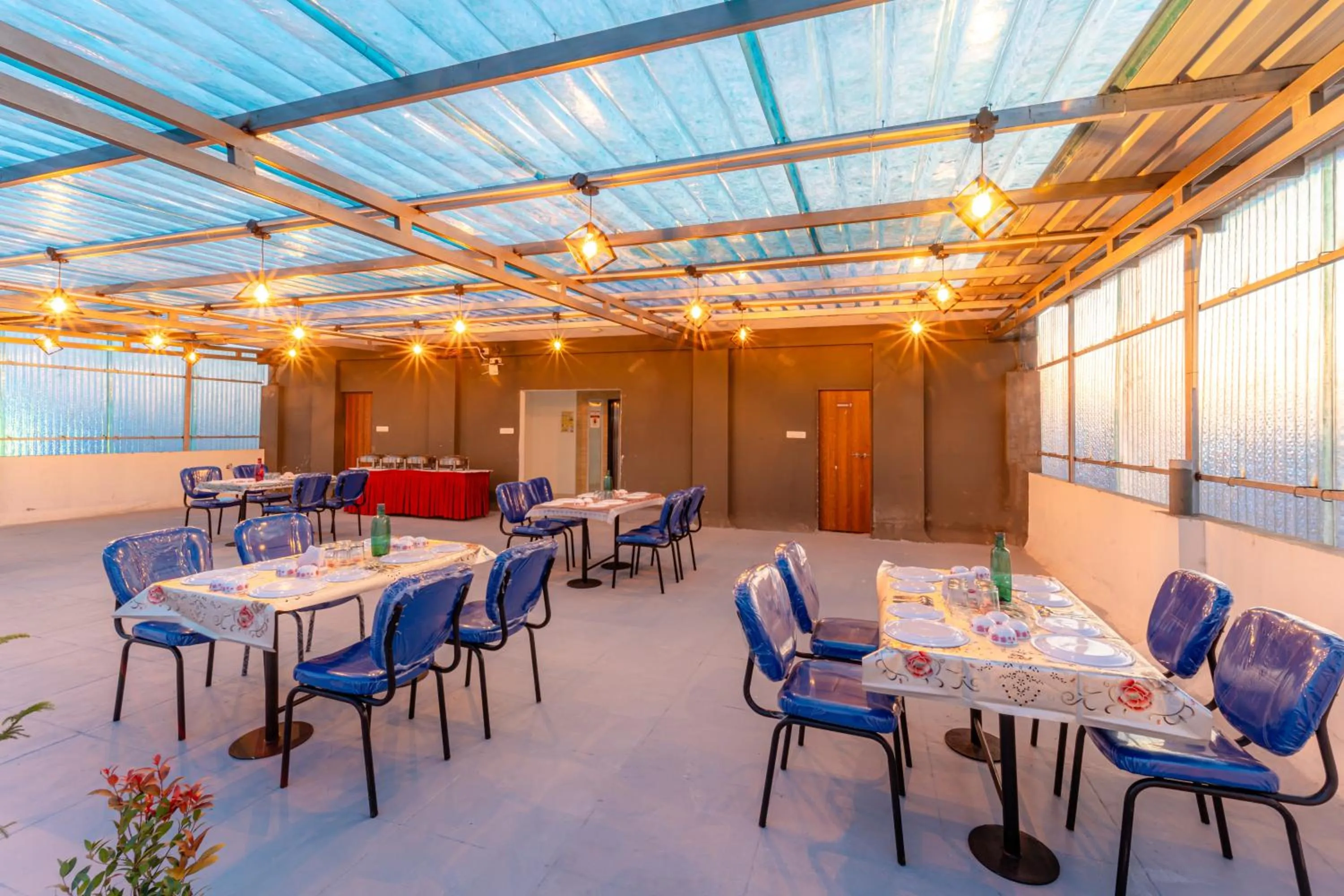 Restaurant/places to eat in Treebo Pure Earth Stay, Vijay Nagar