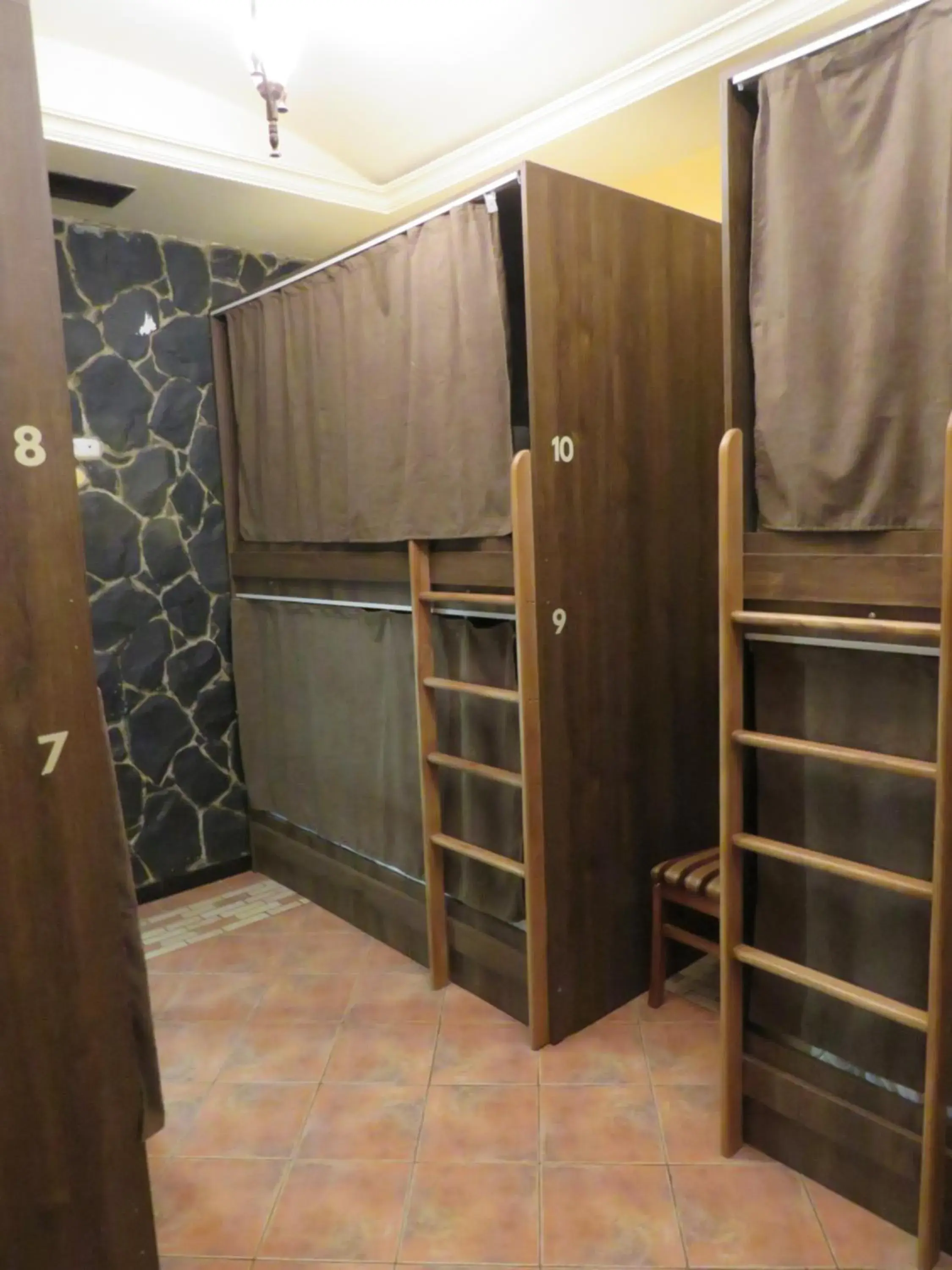 Bed in 6-Bed Mixed Dormitory Room in Hostel Jan in the very center Bed in 6-Bed Mixed Dormitory Room in Hostel Jan in the very center
