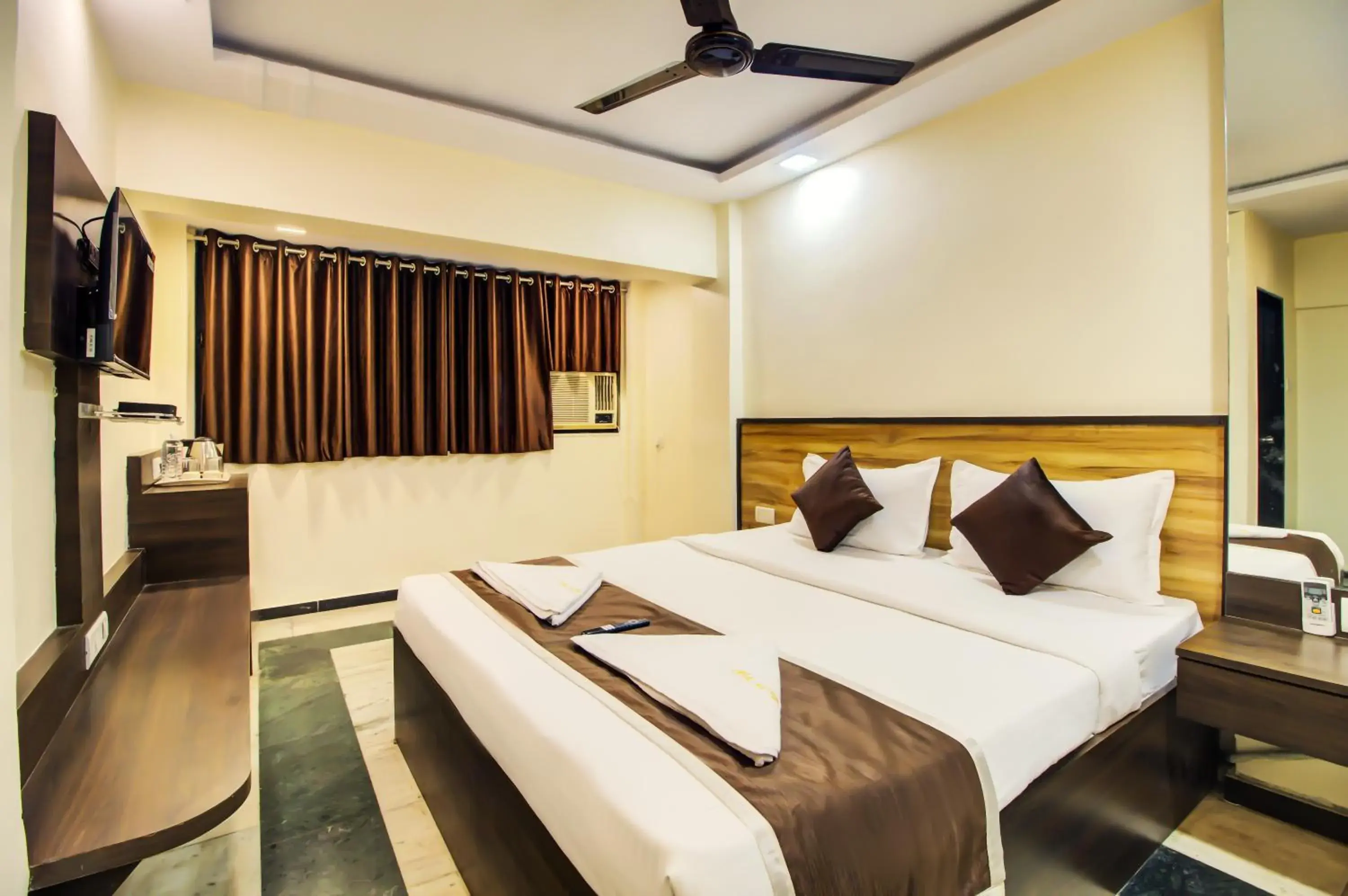 Superior Double Room in OPAL COMFORTS - A BUSINESS HOTEL Superior Double Room in OPAL COMFORTS - A BUSINESS HOTEL