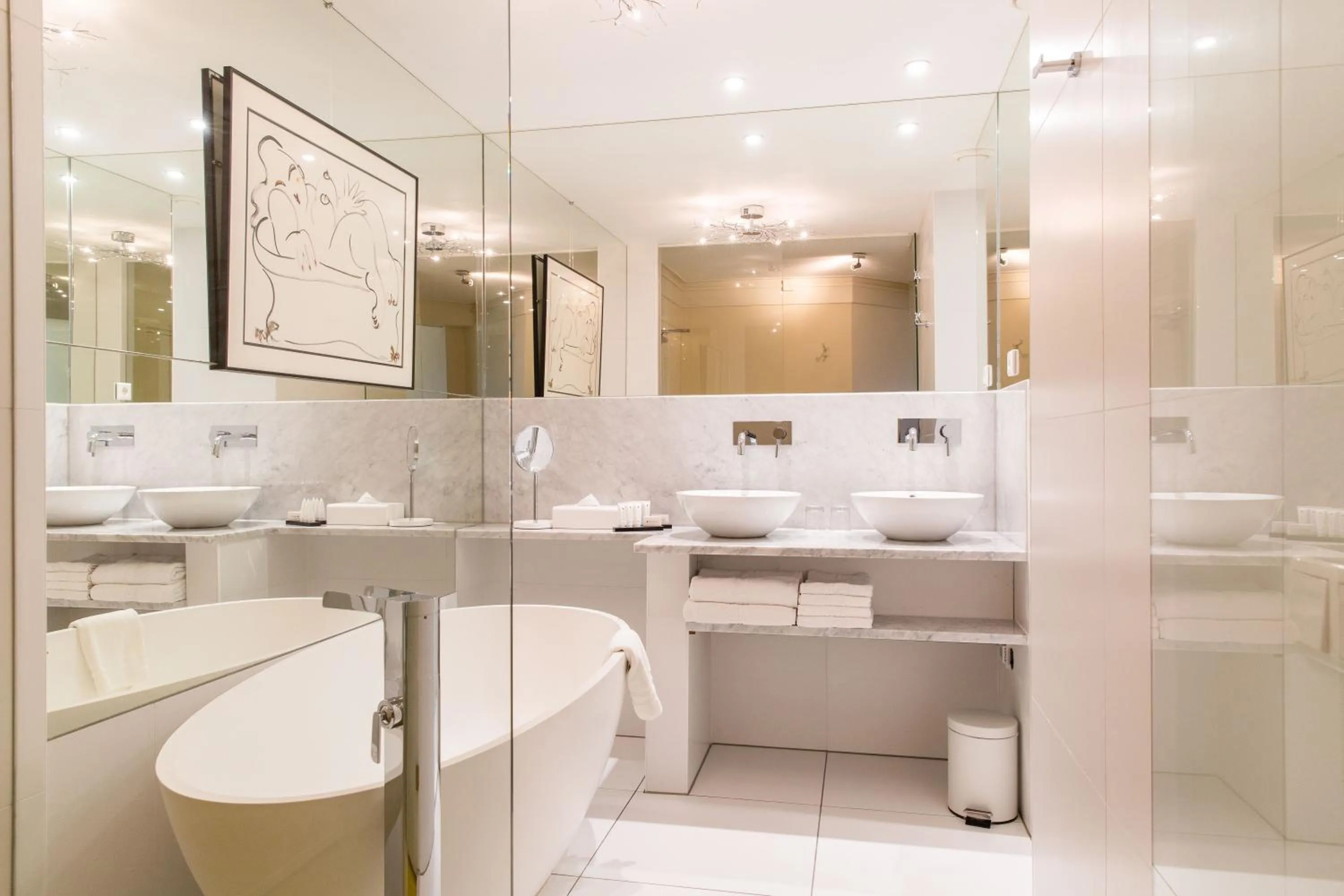 Bathroom in Restaurant Hotel Merlet