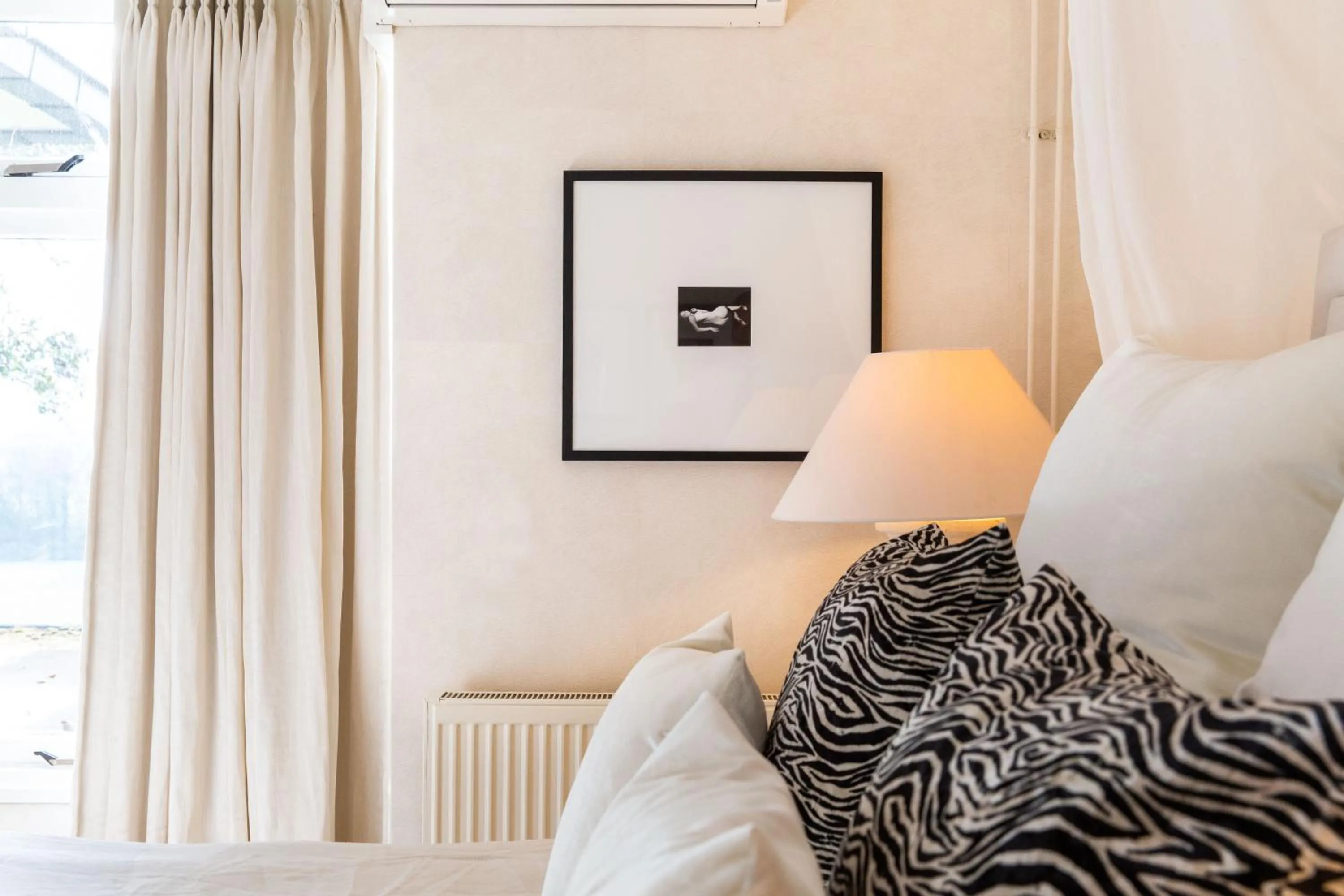 Decorative detail, Bed in Restaurant Hotel Merlet