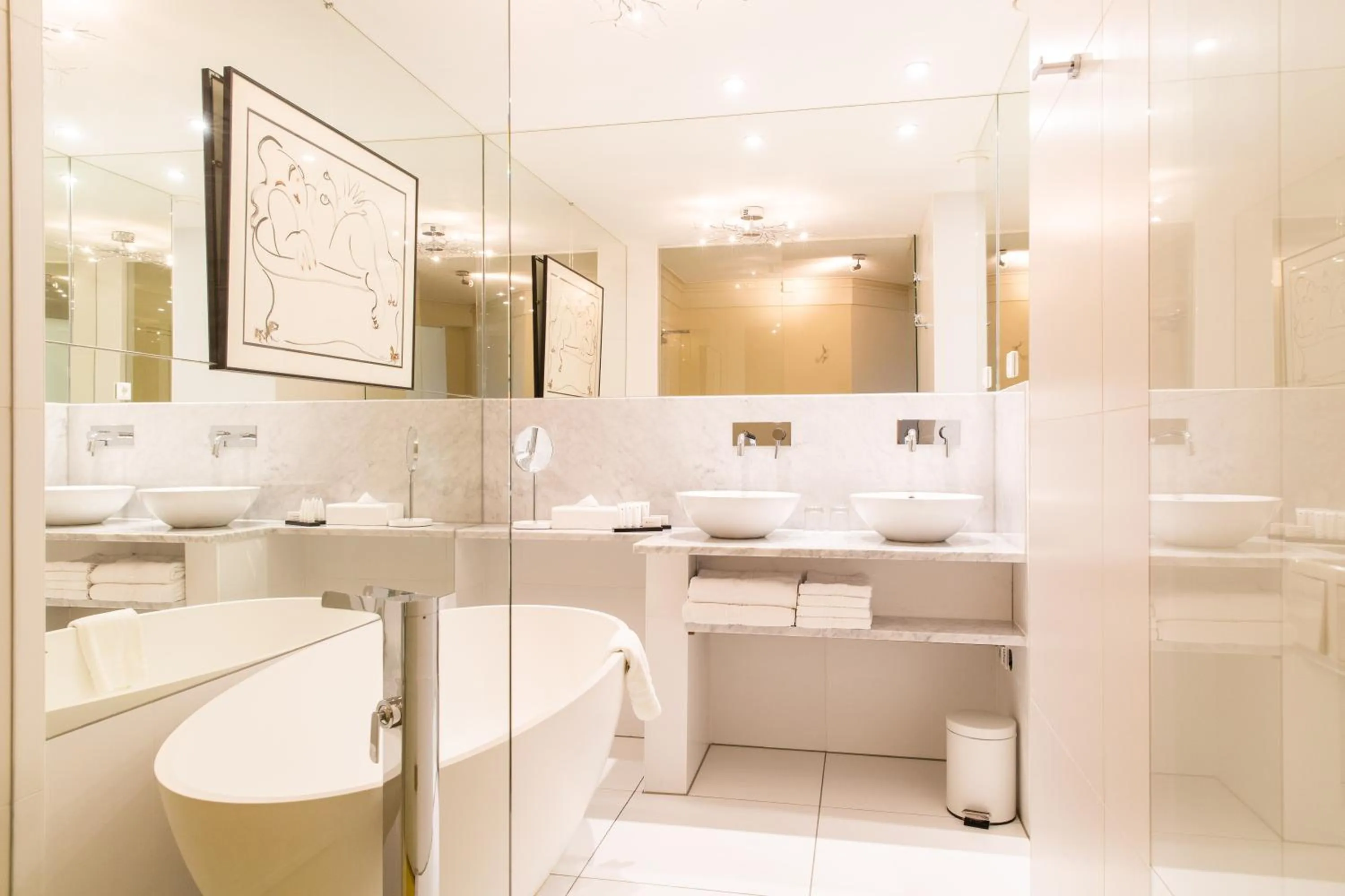 Bathroom in Restaurant Hotel Merlet