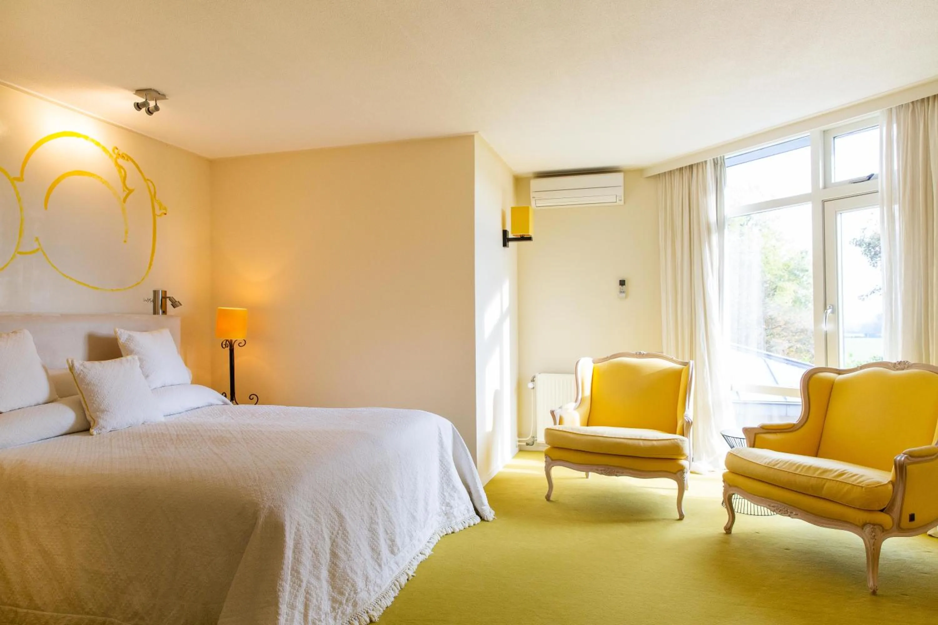 Bed in Restaurant Hotel Merlet
