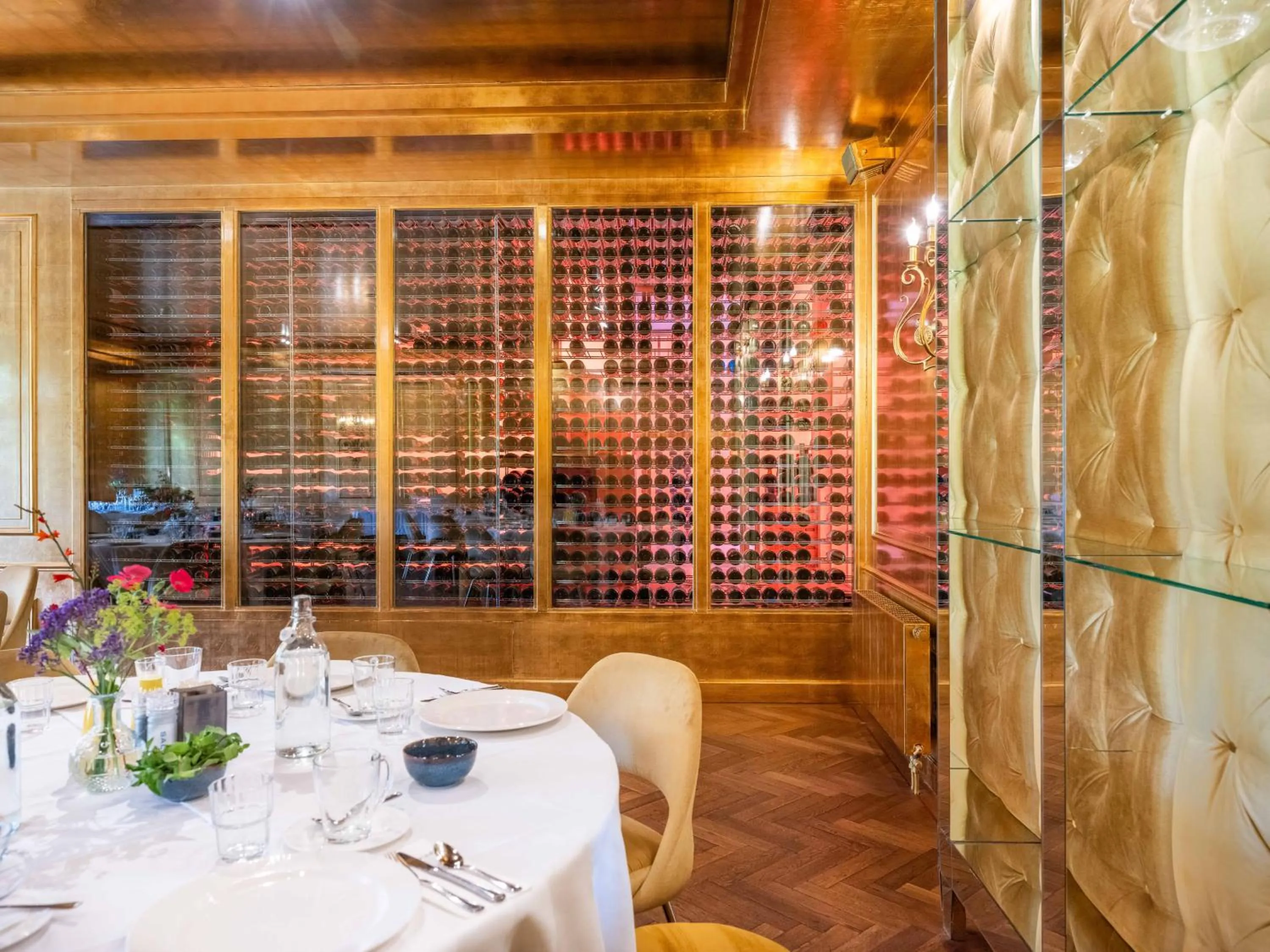 Restaurant/places to eat in Restaurant Hotel Merlet