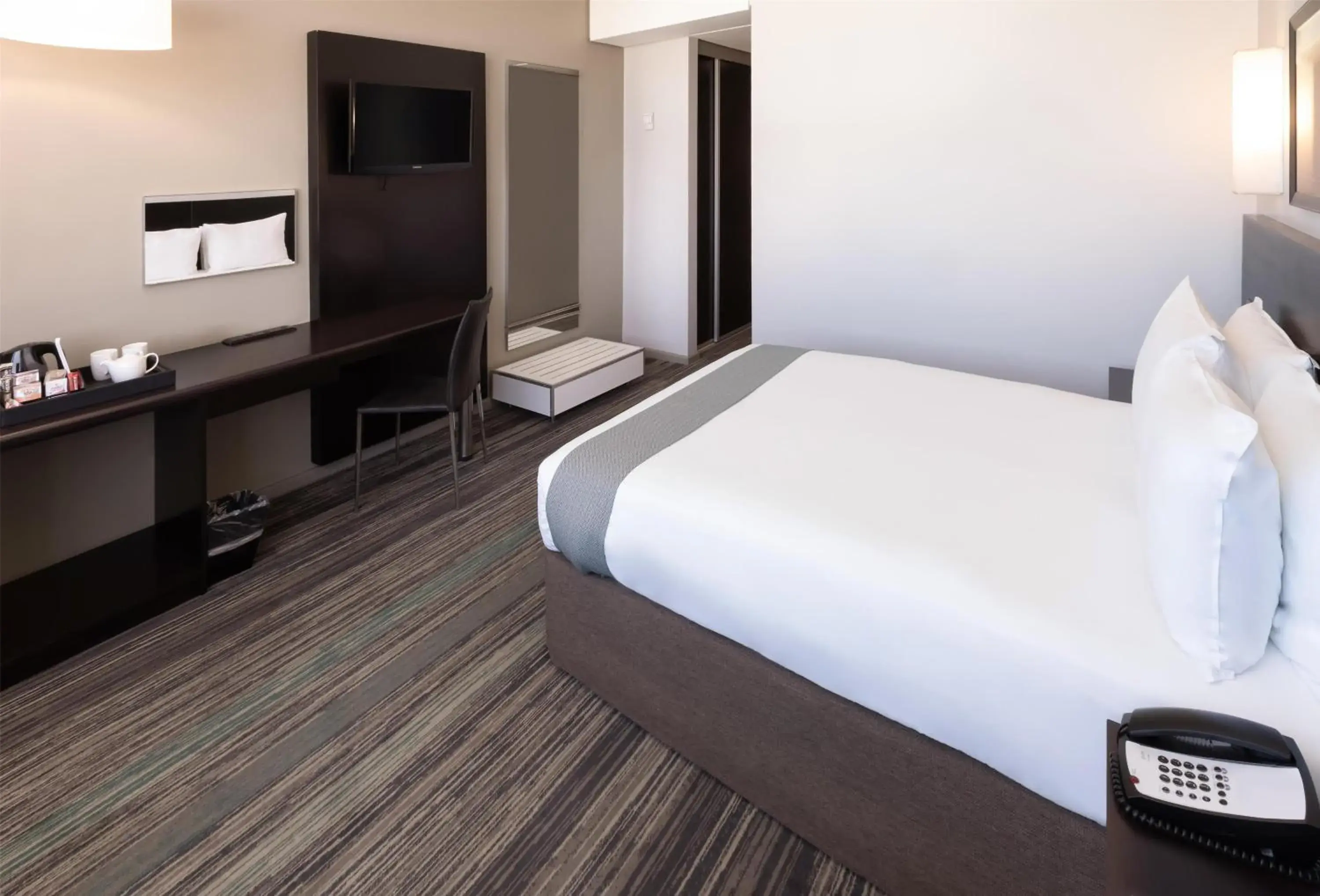 Standard Queen Room - Smoking in Garden Court Kings Beach Standard Queen Room - Smoking in Garden Court Kings Beach