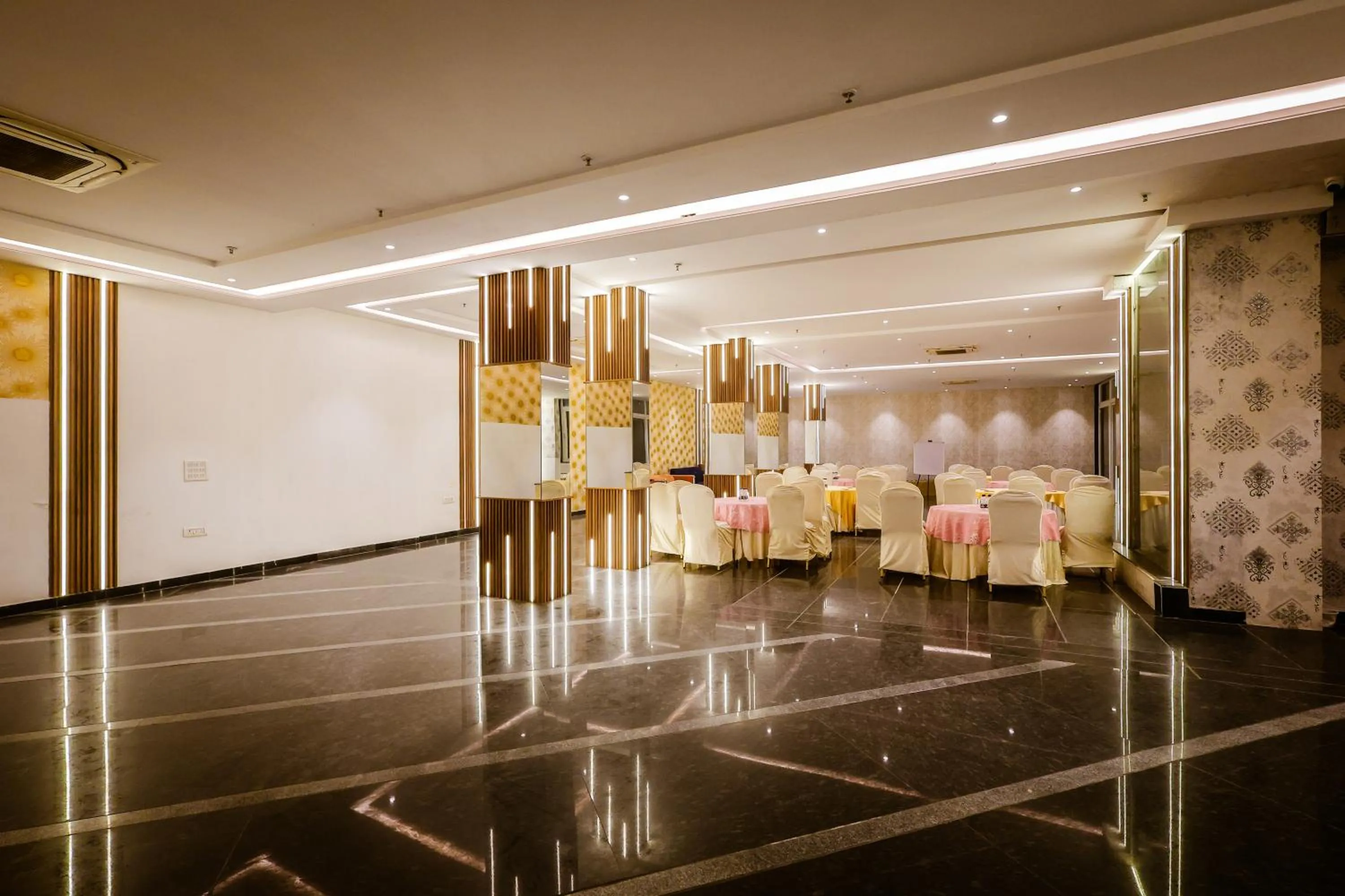 Banquet/Function facilities in Nikko Premier - Near Medanta Hospital