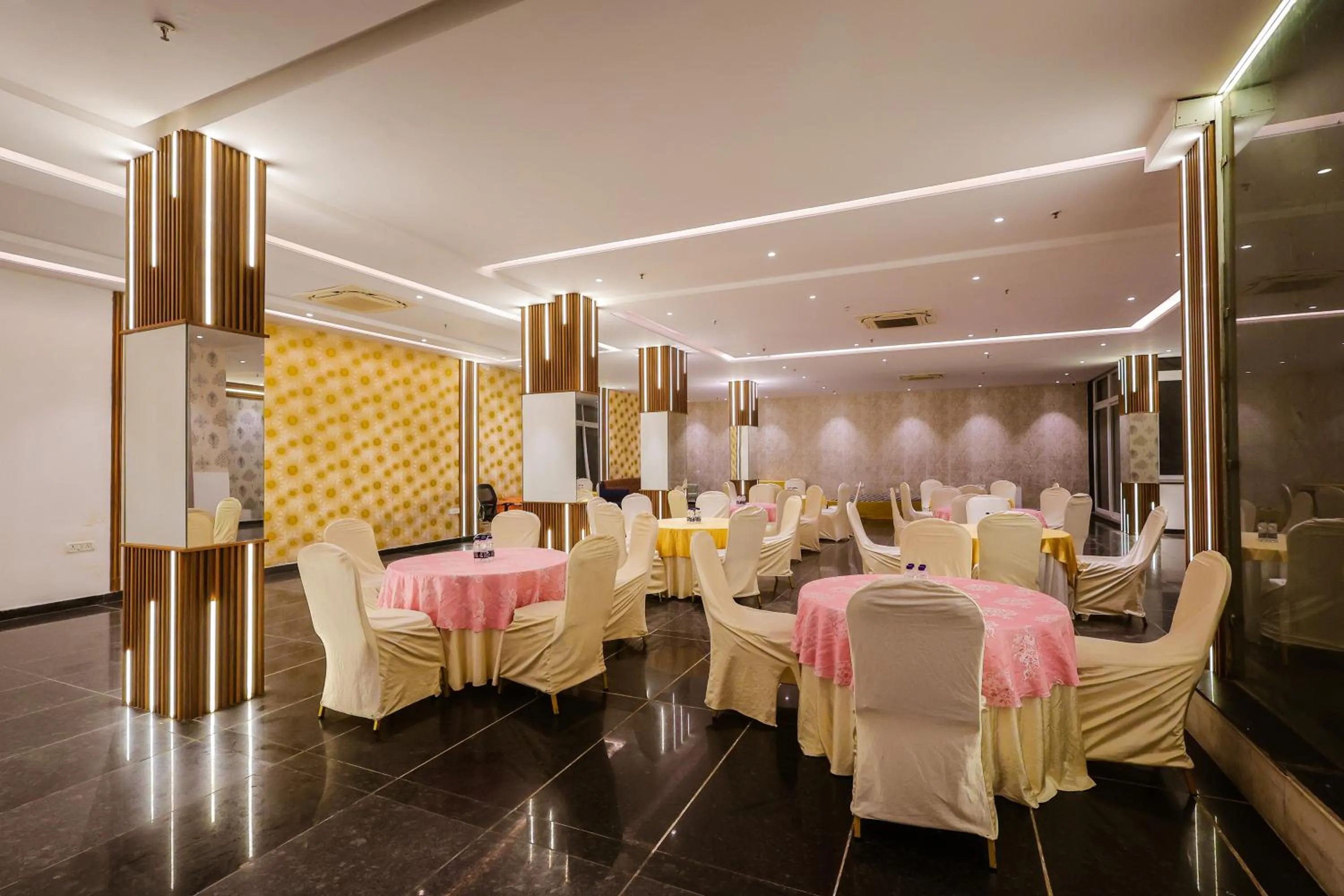 Banquet/Function facilities in Nikko Premier - Near Medanta Hospital