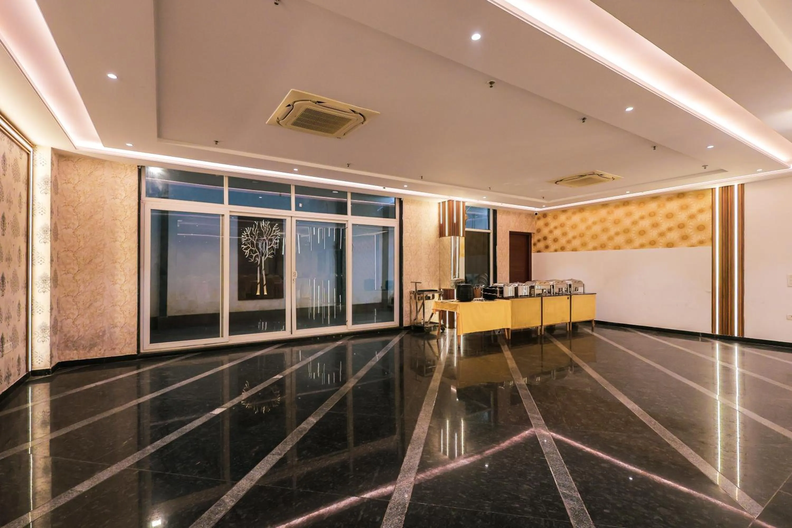 Restaurant/places to eat in Nikko Premier - Near Medanta Hospital