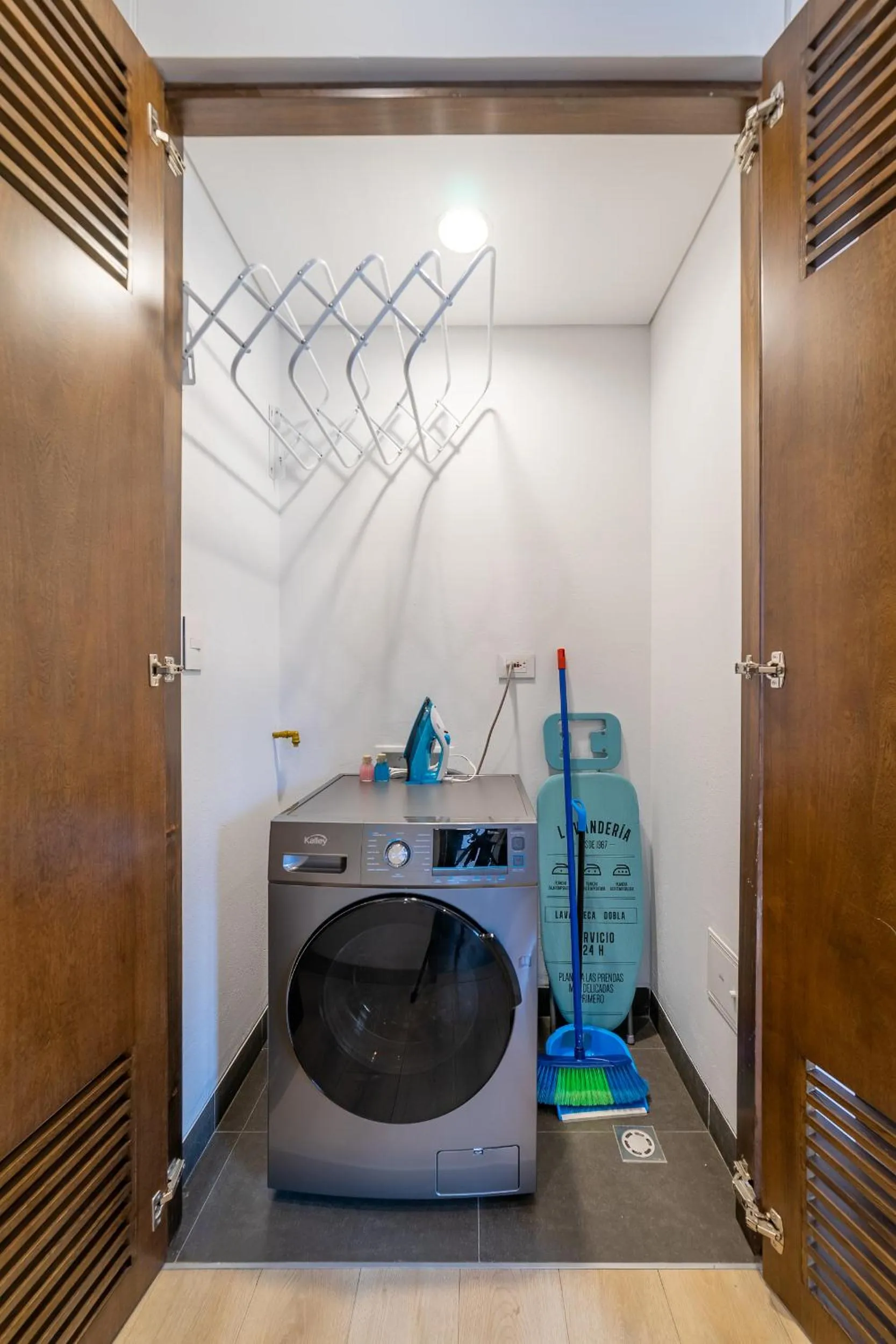 washing machine in Canvas By Wynwood House