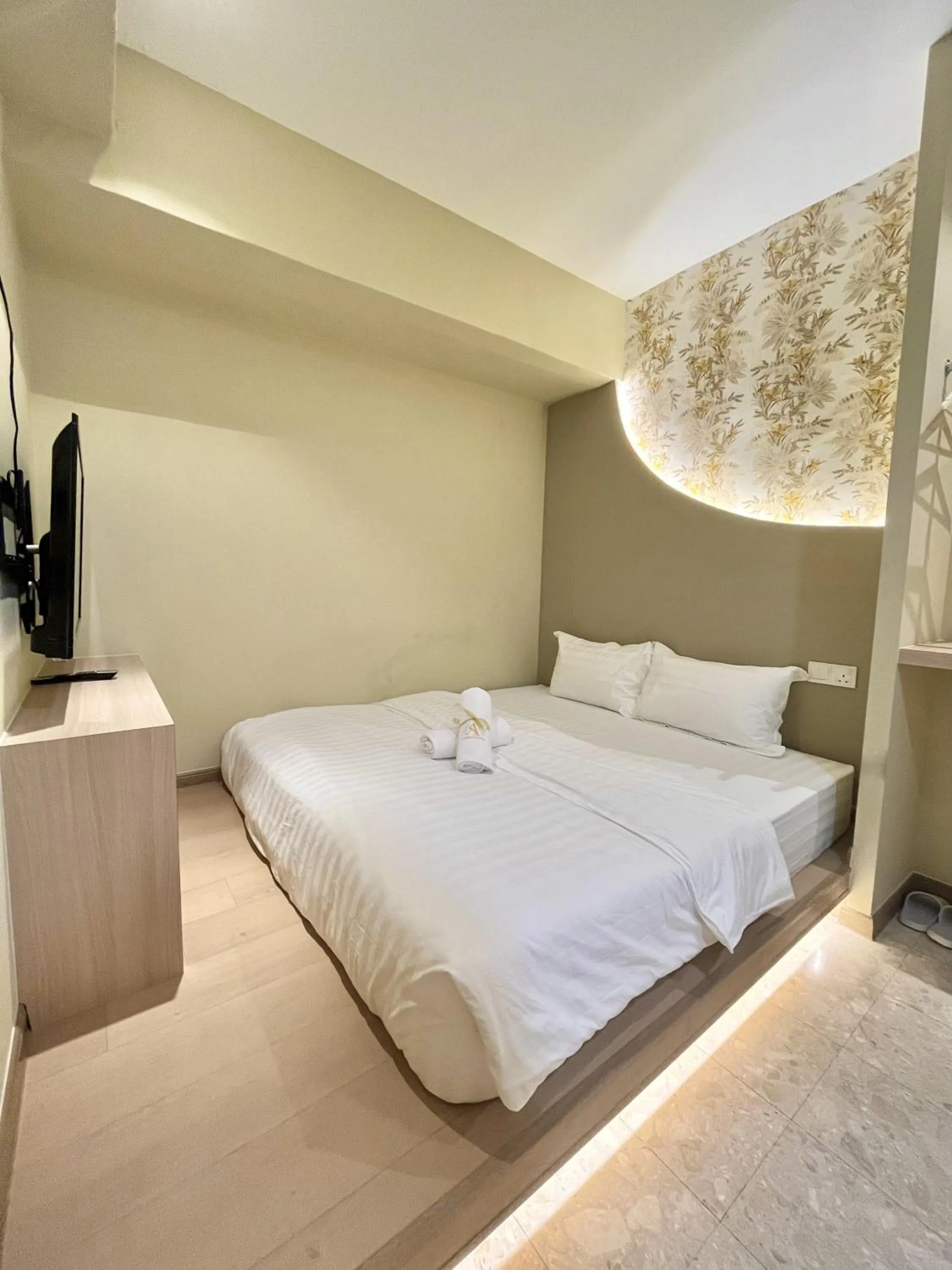 Photo of the whole room, Bed in Asimmy Hotel