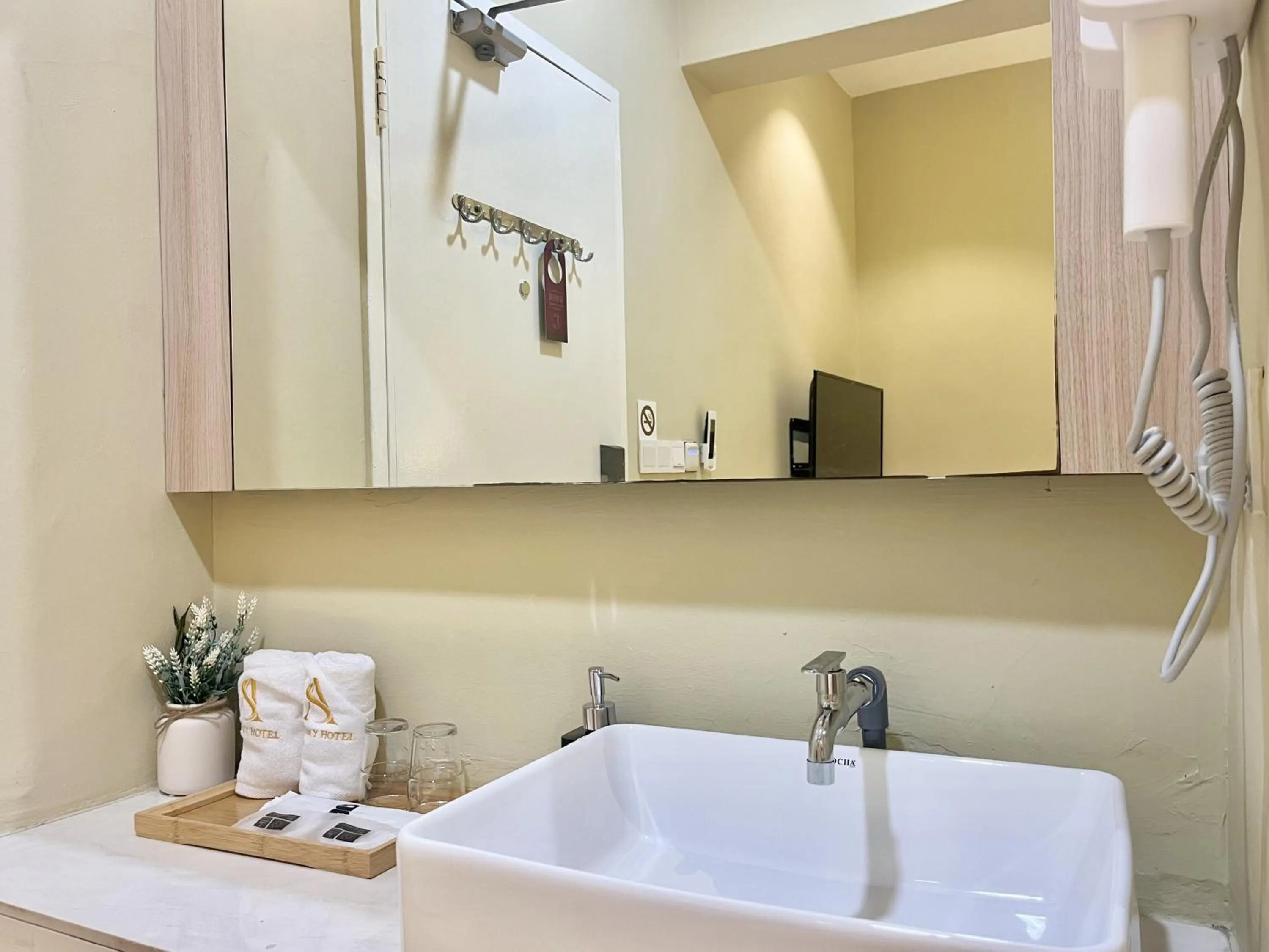 towels in Asimmy Hotel