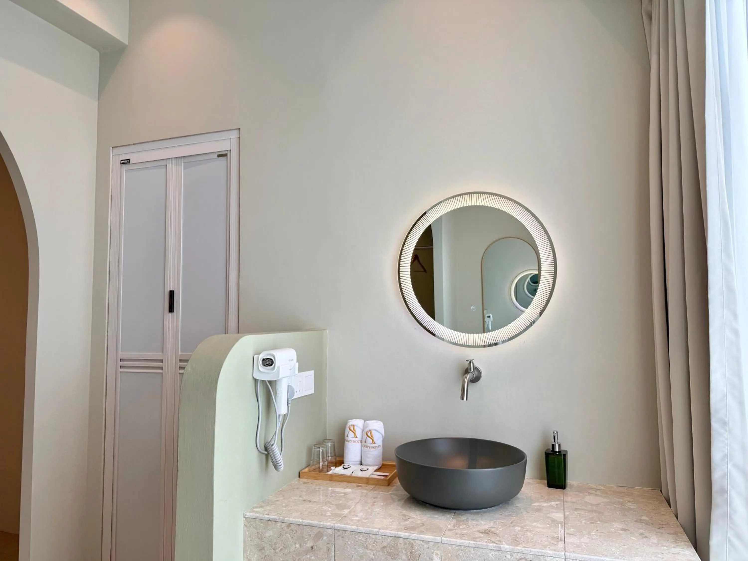 hair dryier in Asimmy Hotel