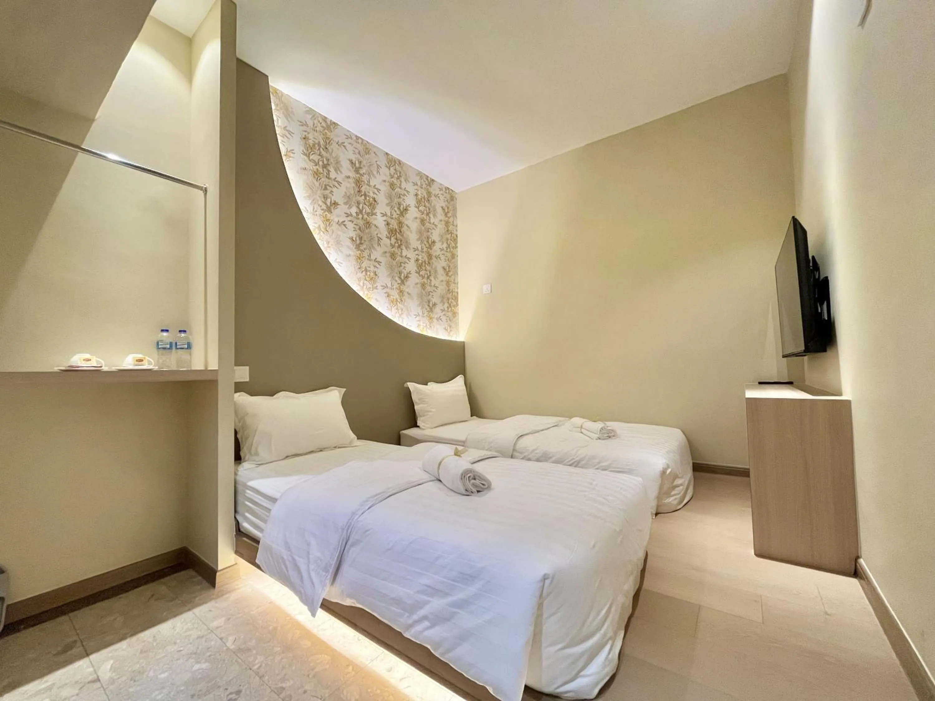 Photo of the whole room, Bed in Asimmy Hotel