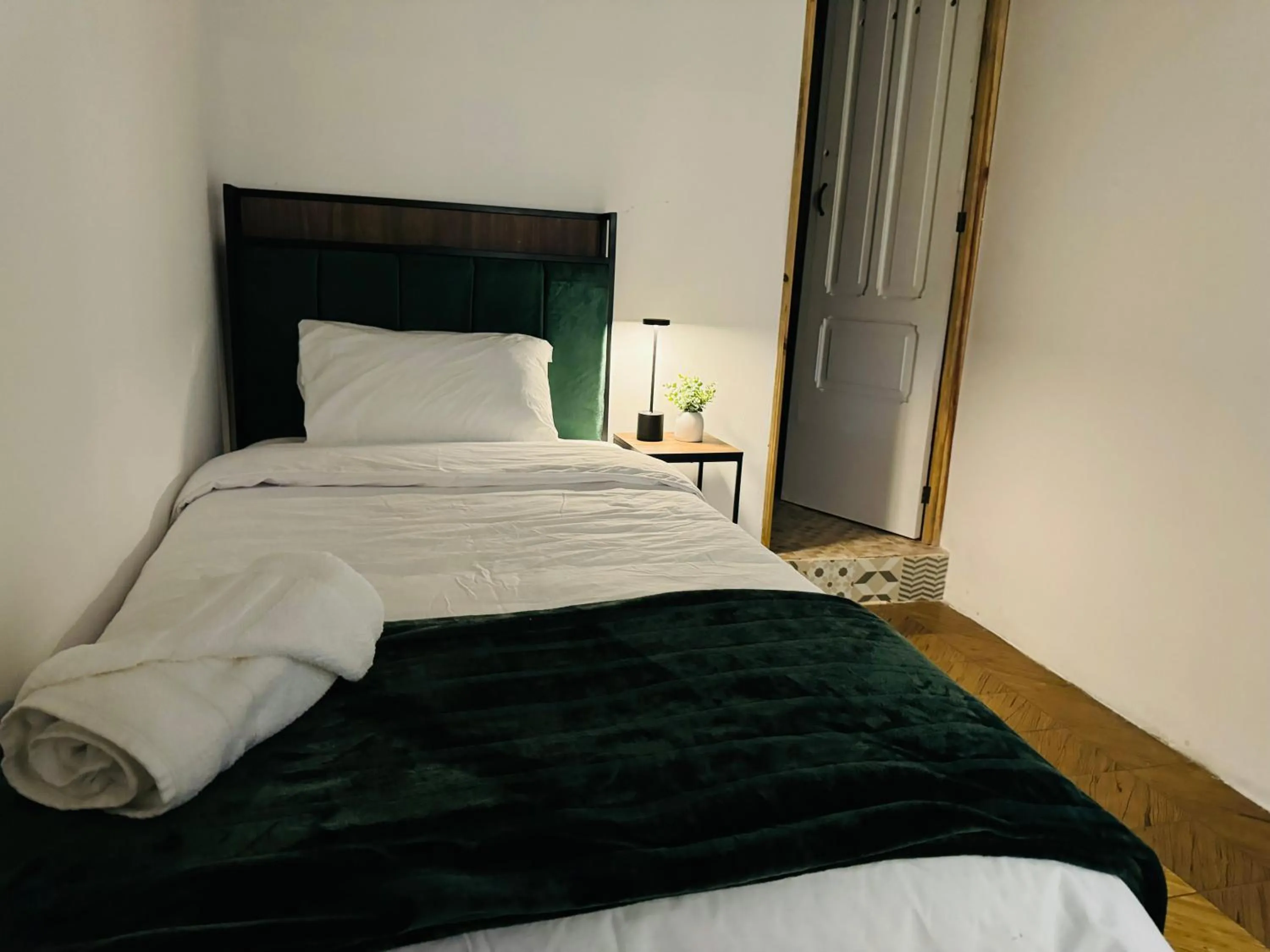 Single Room in Collection O Patio Zaragoza