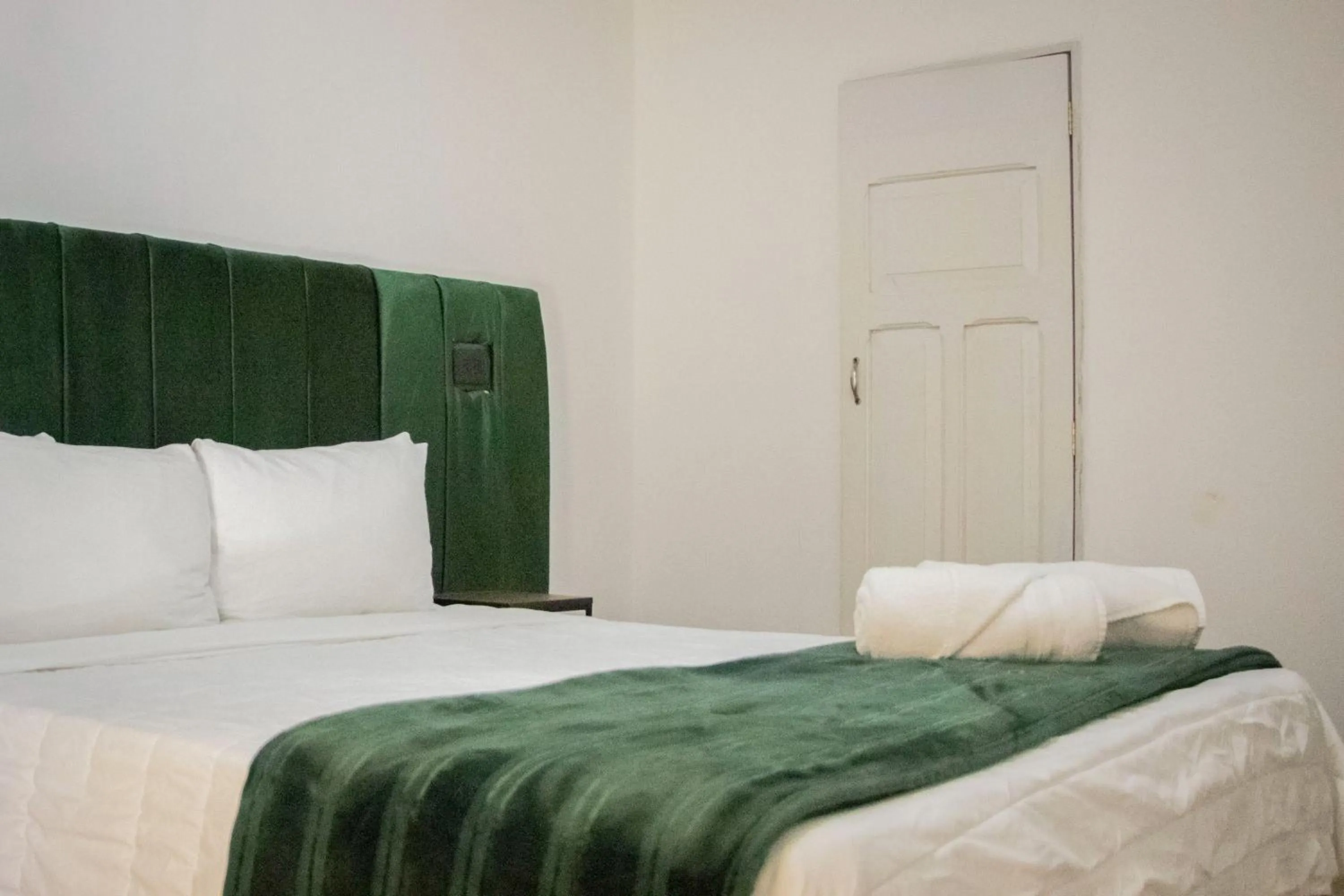 Bedroom, Bed in Collection O Patio Zaragoza