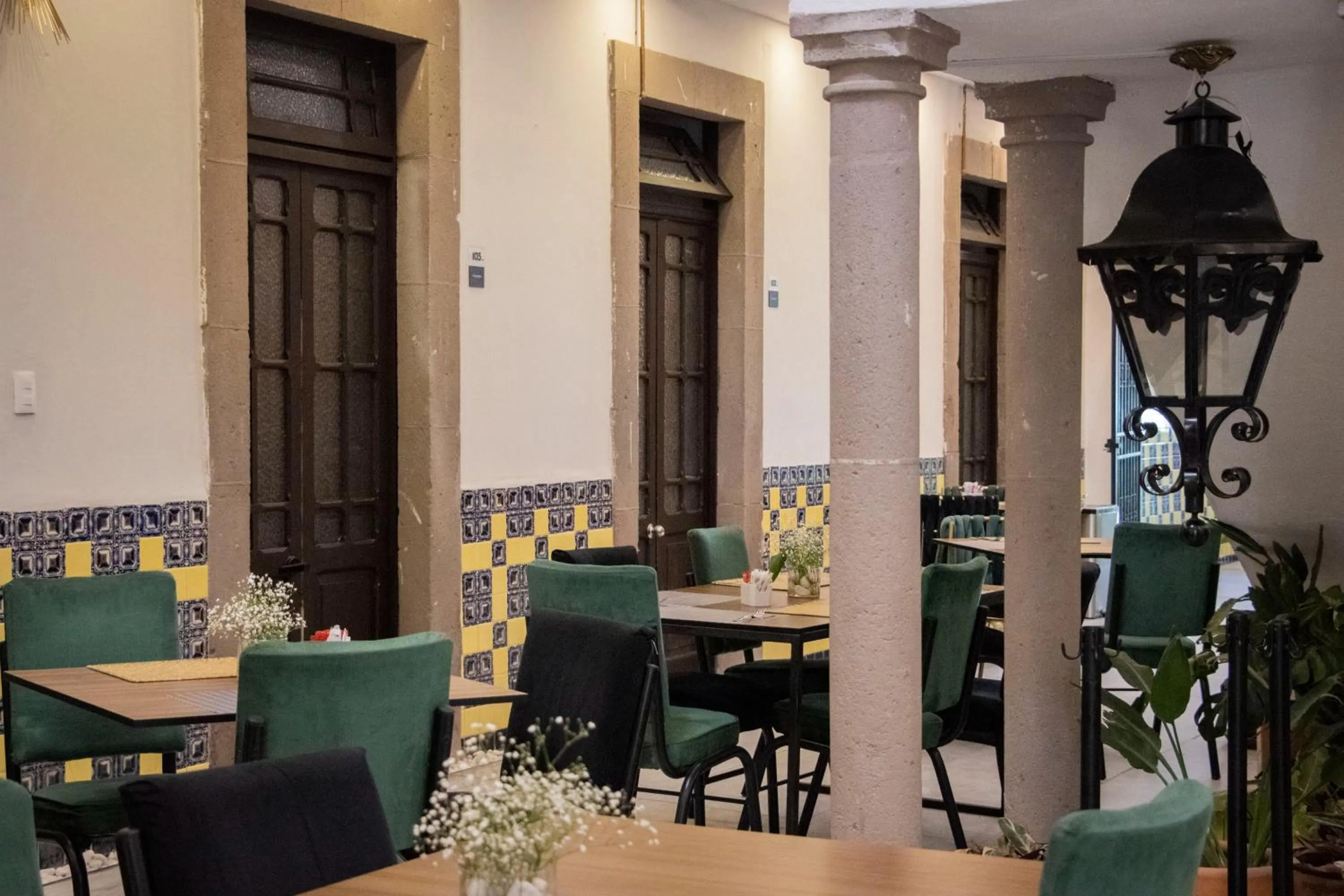 Restaurant/places to eat in Collection O Patio Zaragoza