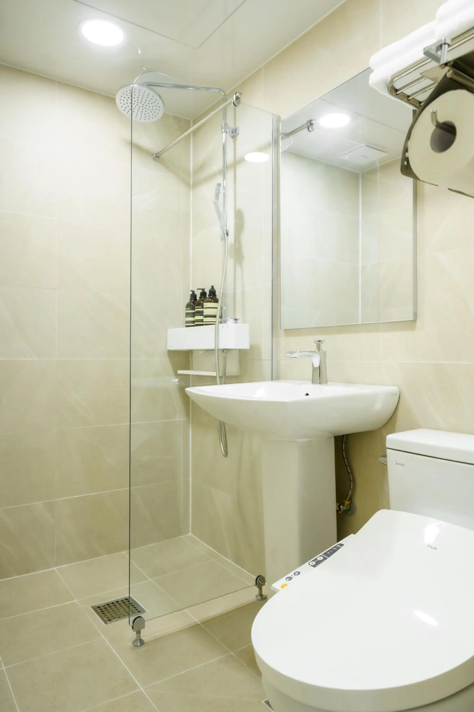 Shower in The Stay Hue Myeongdong