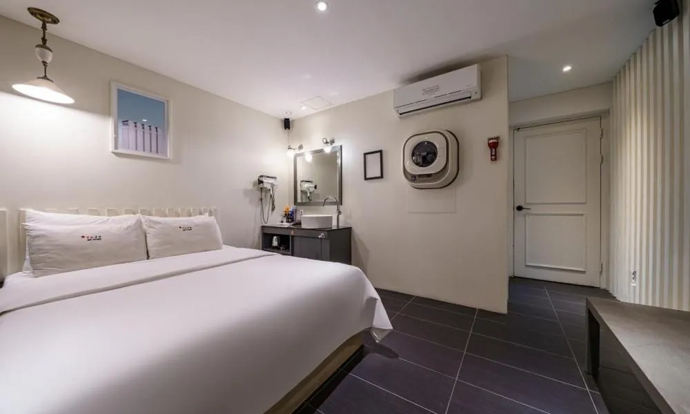 Bedroom, Bed in Hotel Yaja Cheongju Terminal Branch