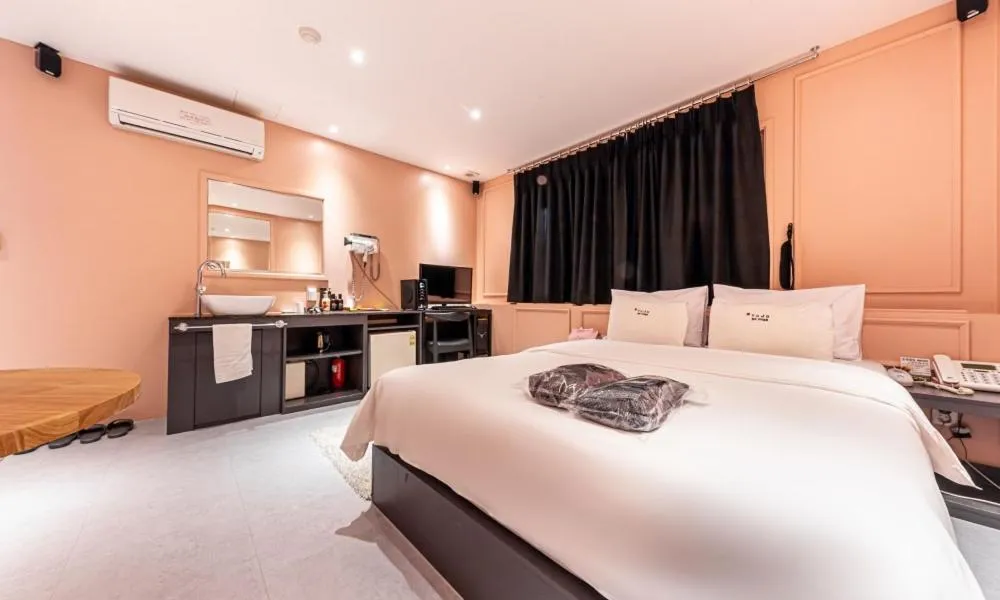 Bedroom, Bed in Hotel Yaja Cheongju Terminal Branch