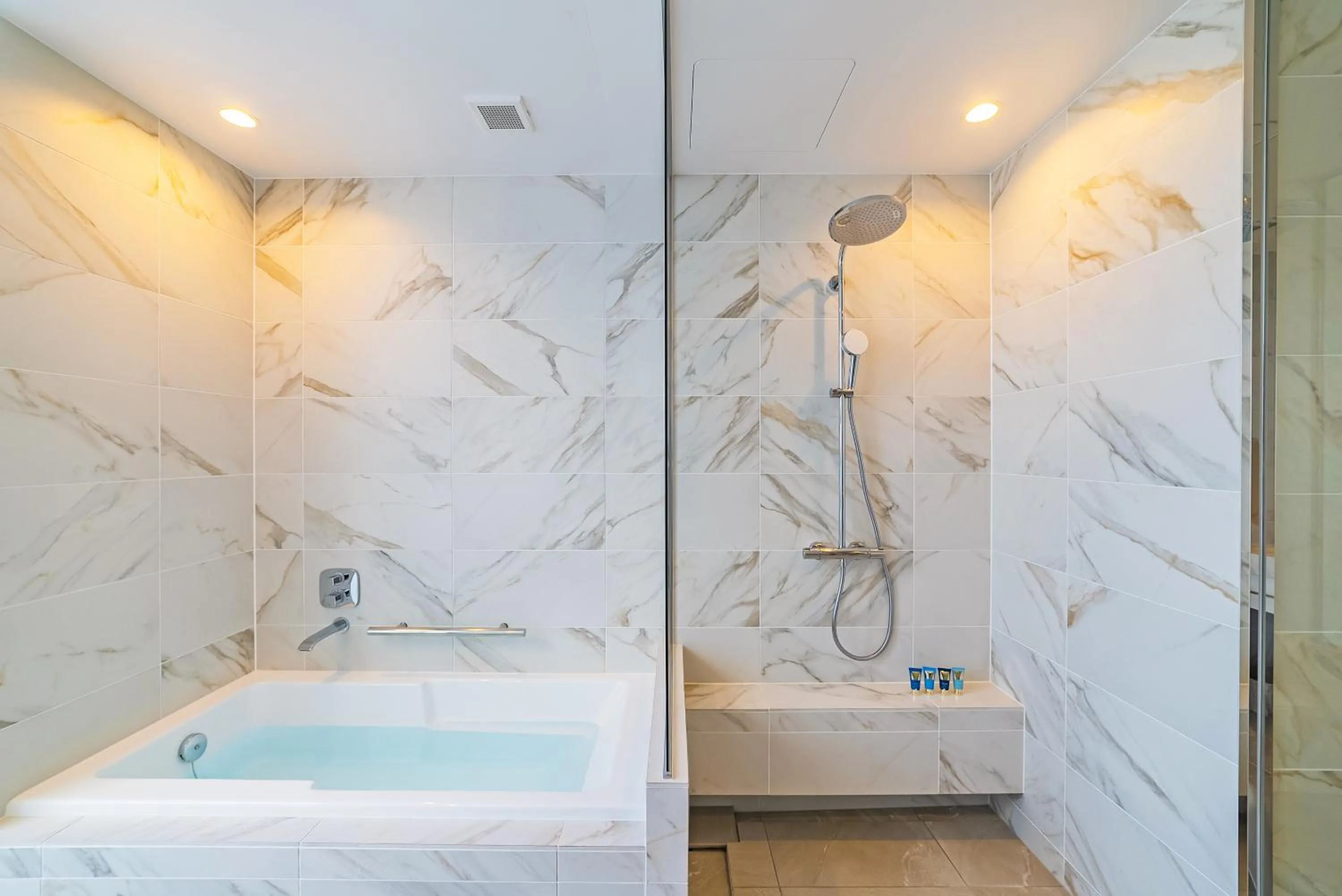 Bathroom in SANTORINI HOTEL&VILLAS MIYAKOJIMA