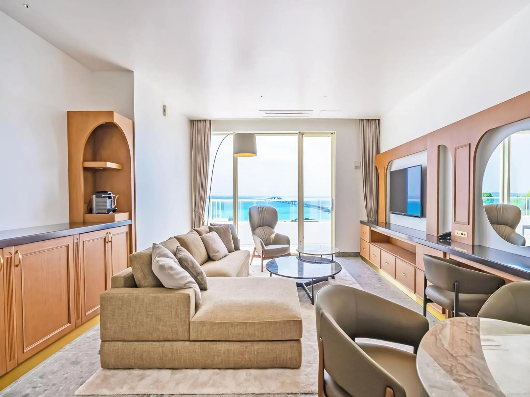 Photo of the whole room in SANTORINI HOTEL&VILLAS MIYAKOJIMA