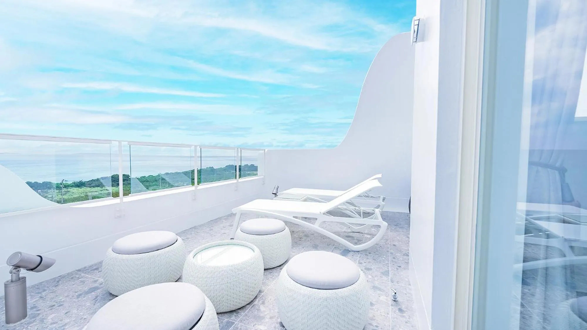 Balcony/Terrace in SANTORINI HOTEL&VILLAS MIYAKOJIMA