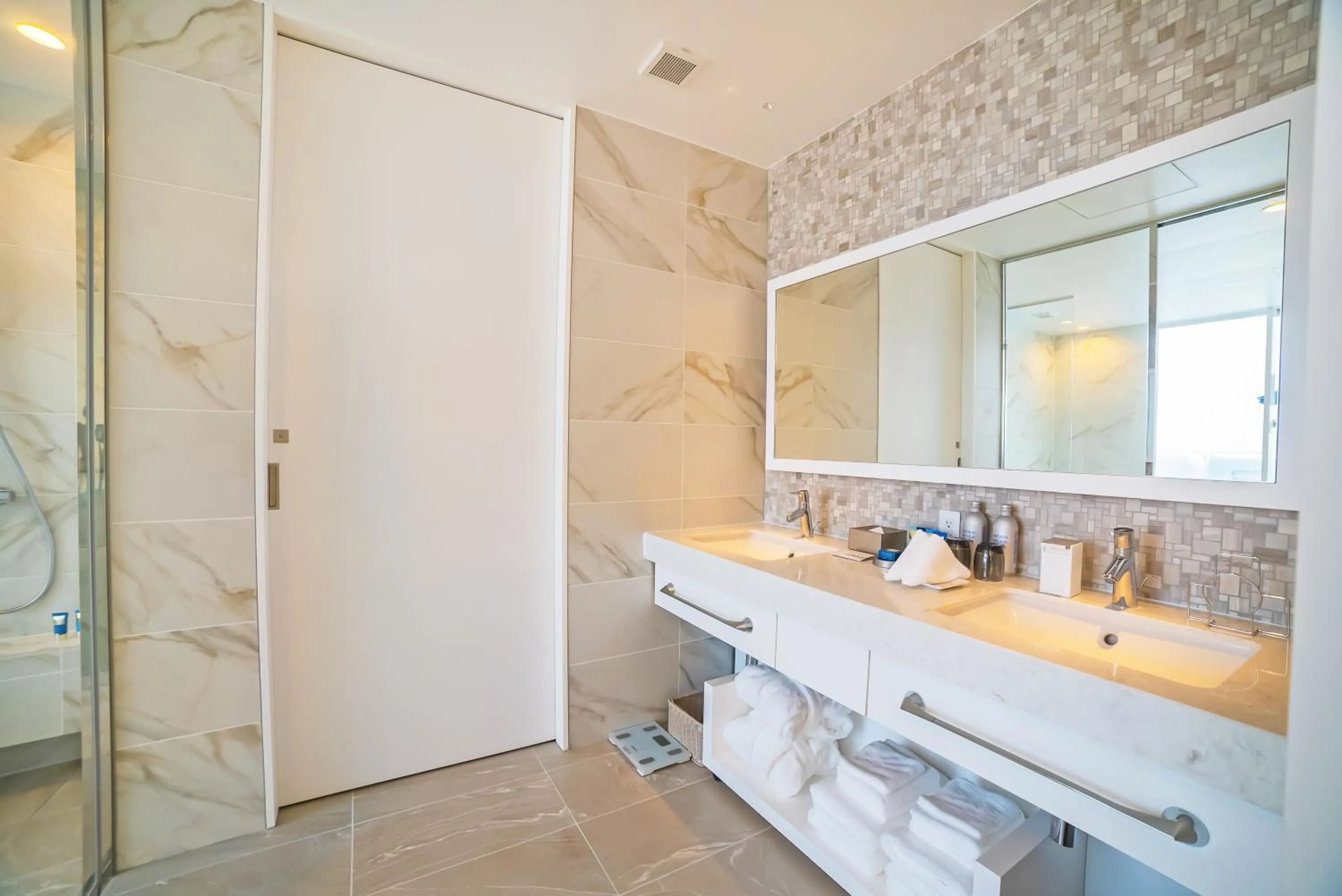 Bathroom in SANTORINI HOTEL&VILLAS MIYAKOJIMA