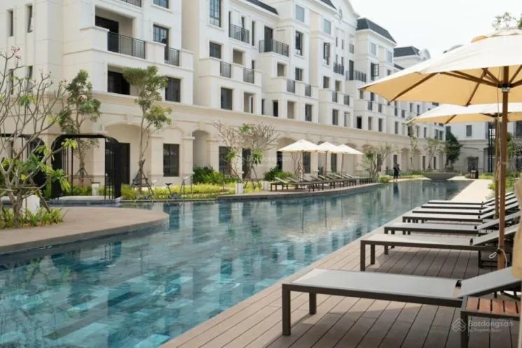 Swimming pool in Thong Dong Homestay