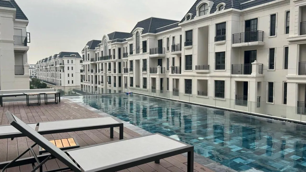 Swimming pool in Thong Dong Homestay