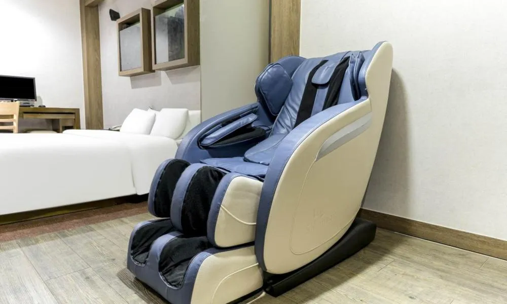 Seating area, Bed in Dongtan BobosHotel