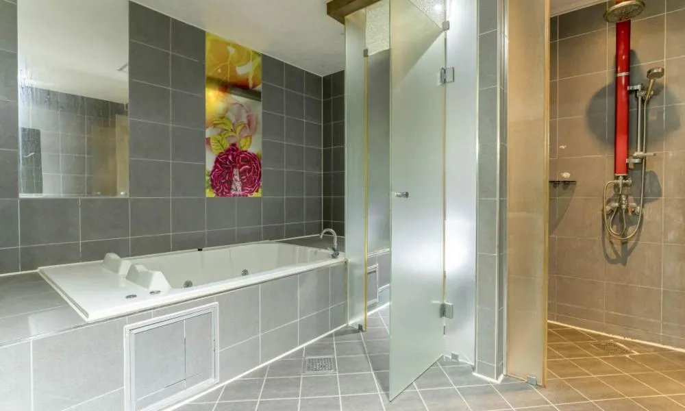 Shower in Dongtan BobosHotel