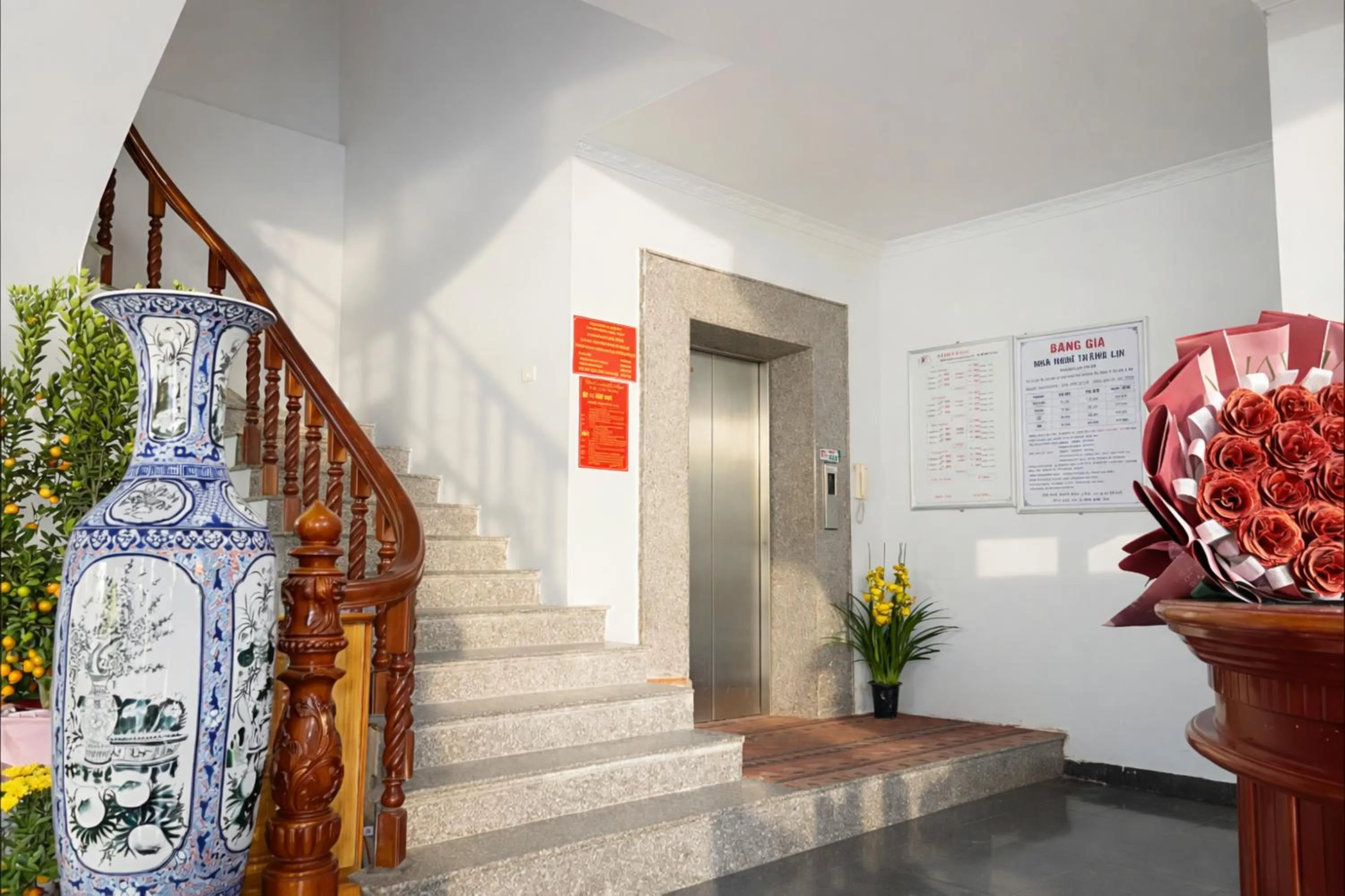 elevator in Thắng Lợi Hotel