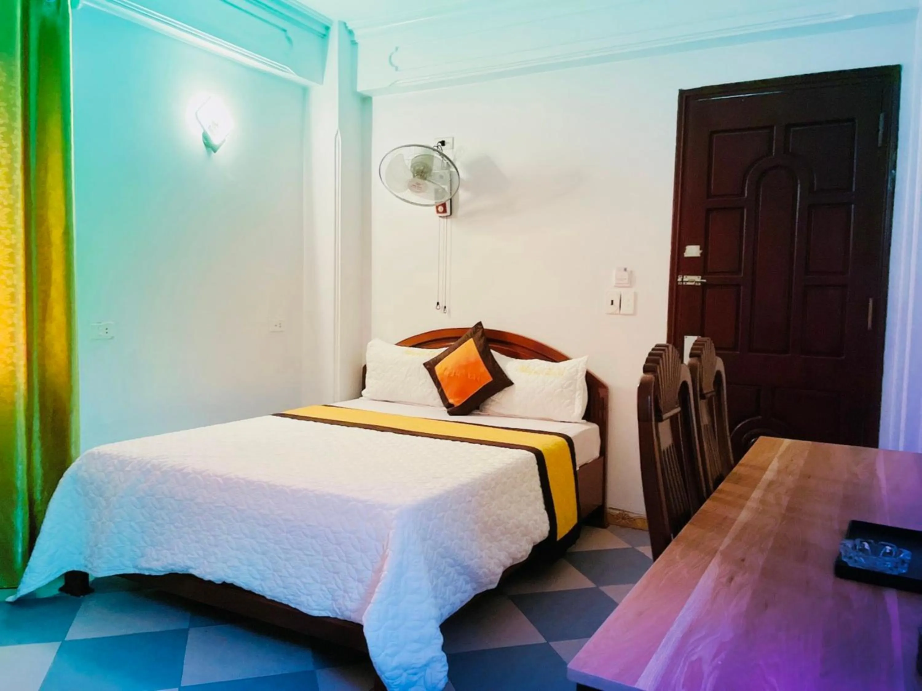 Bedroom, Bed in Thắng Lợi Hotel