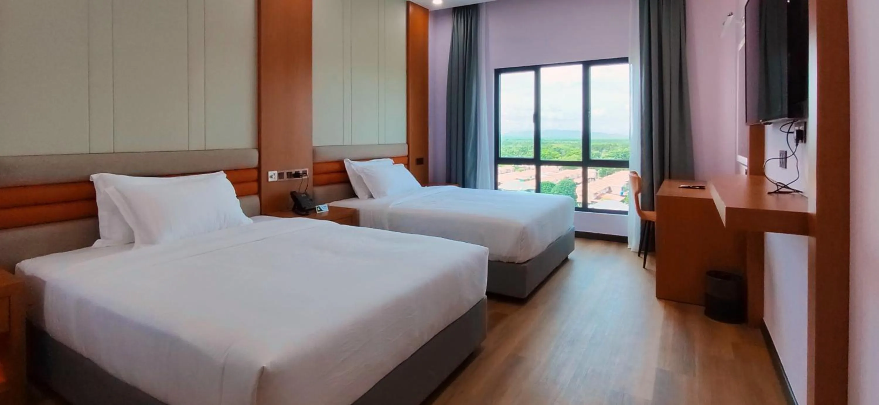 Bed in Hotel Kapalai Semporna