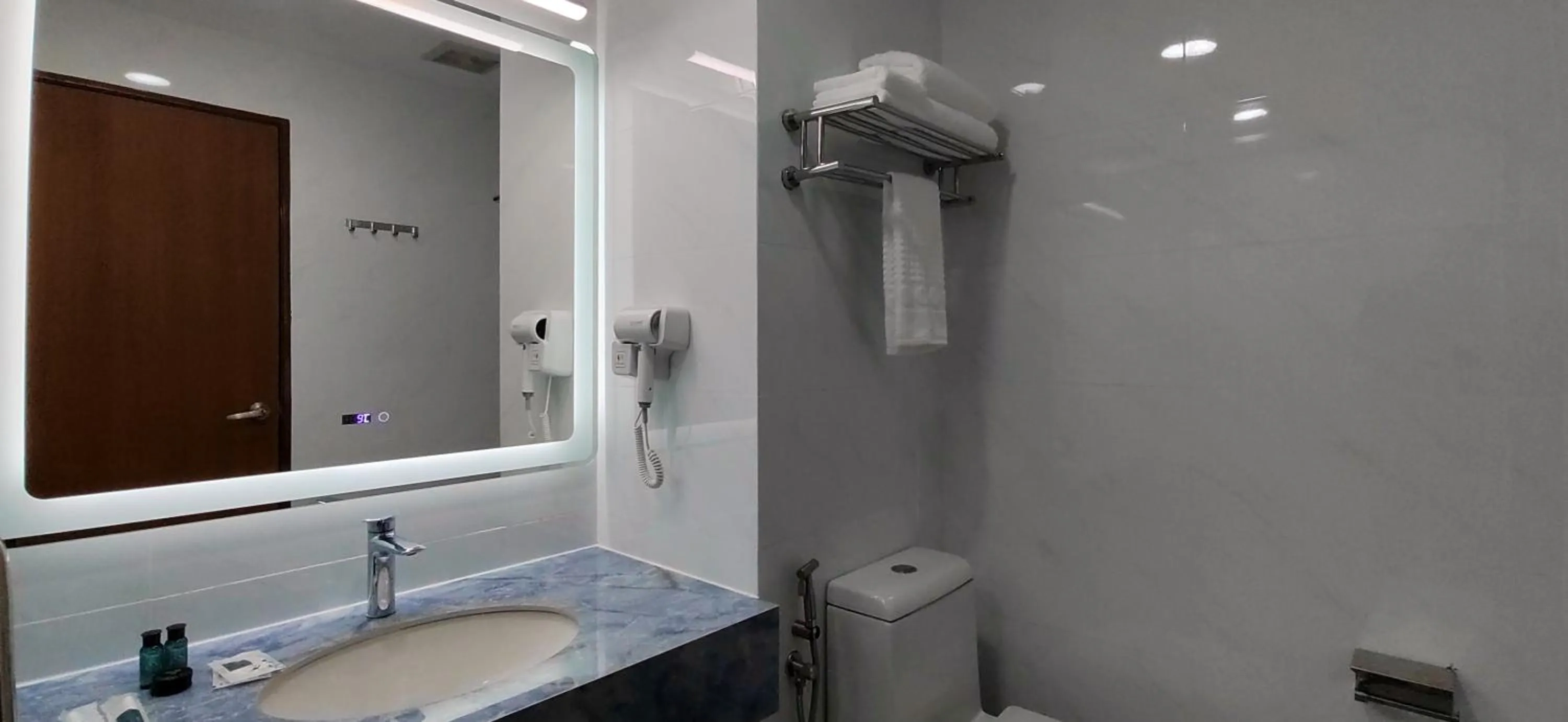 Bathroom in Hotel Kapalai Semporna