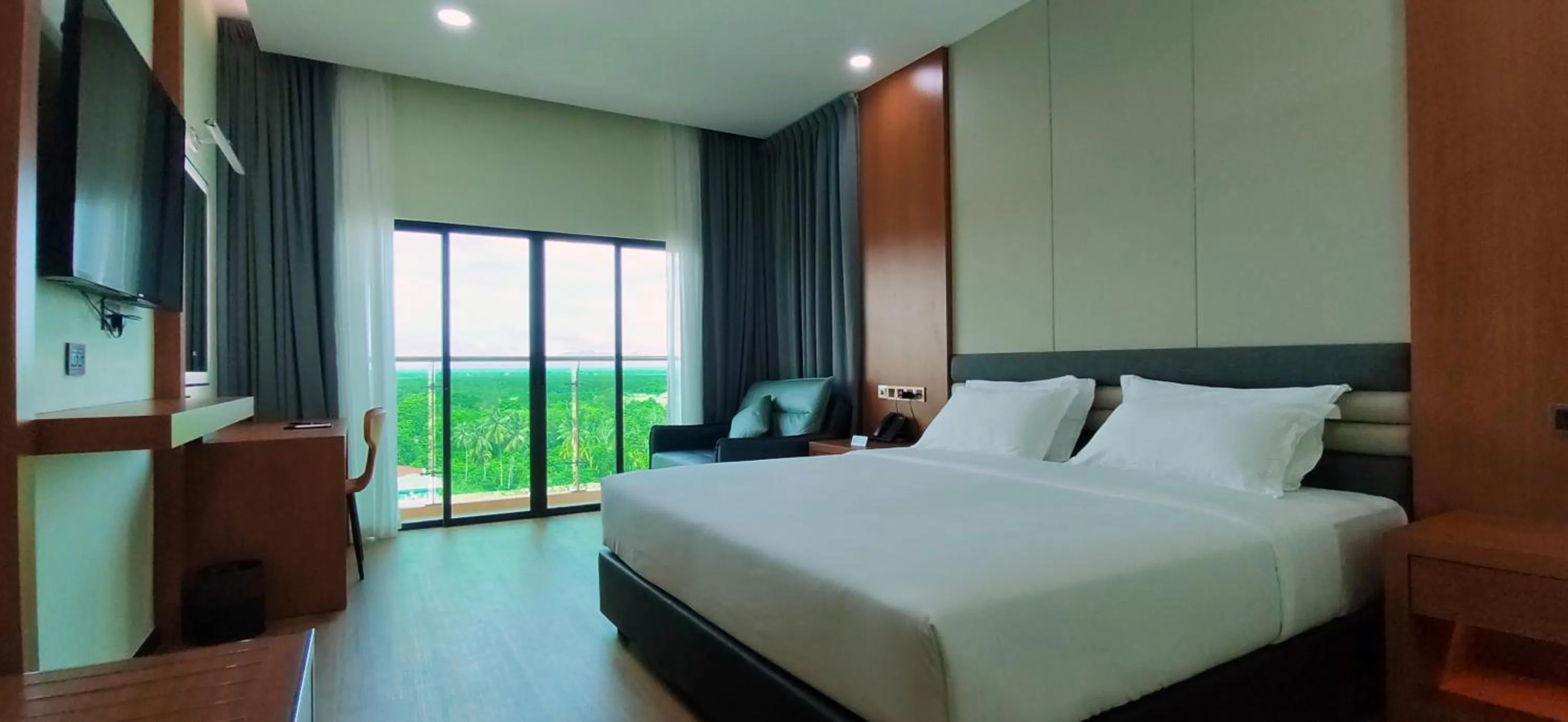 Bed in Hotel Kapalai Semporna