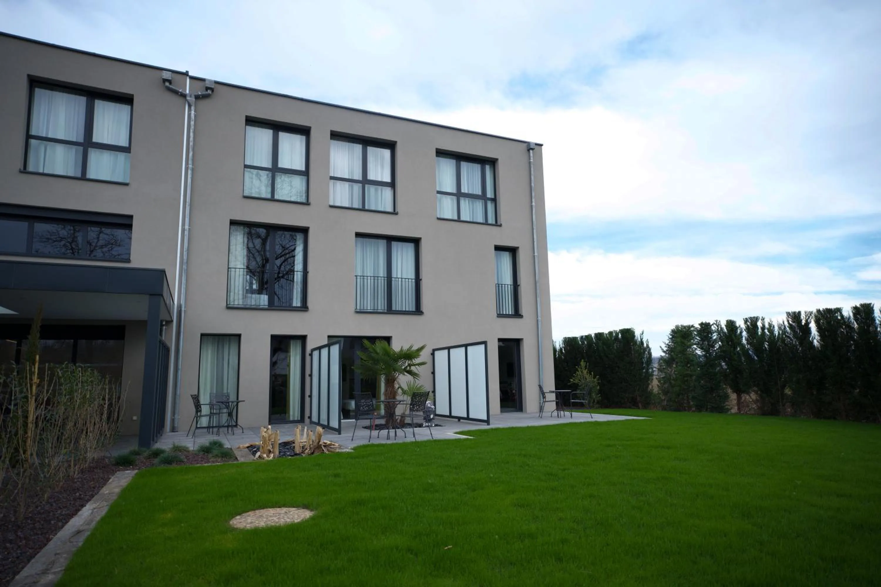 Garden view in Arrow Hôtel