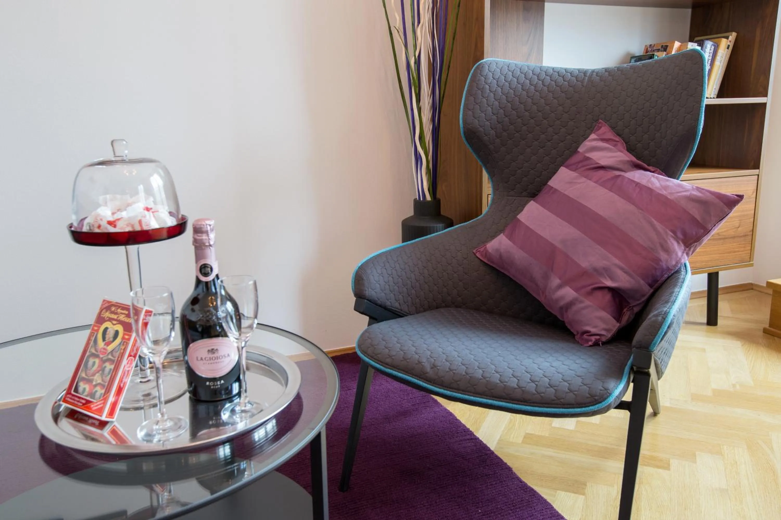 Decorative detail in Urban Flats Vienna City Center