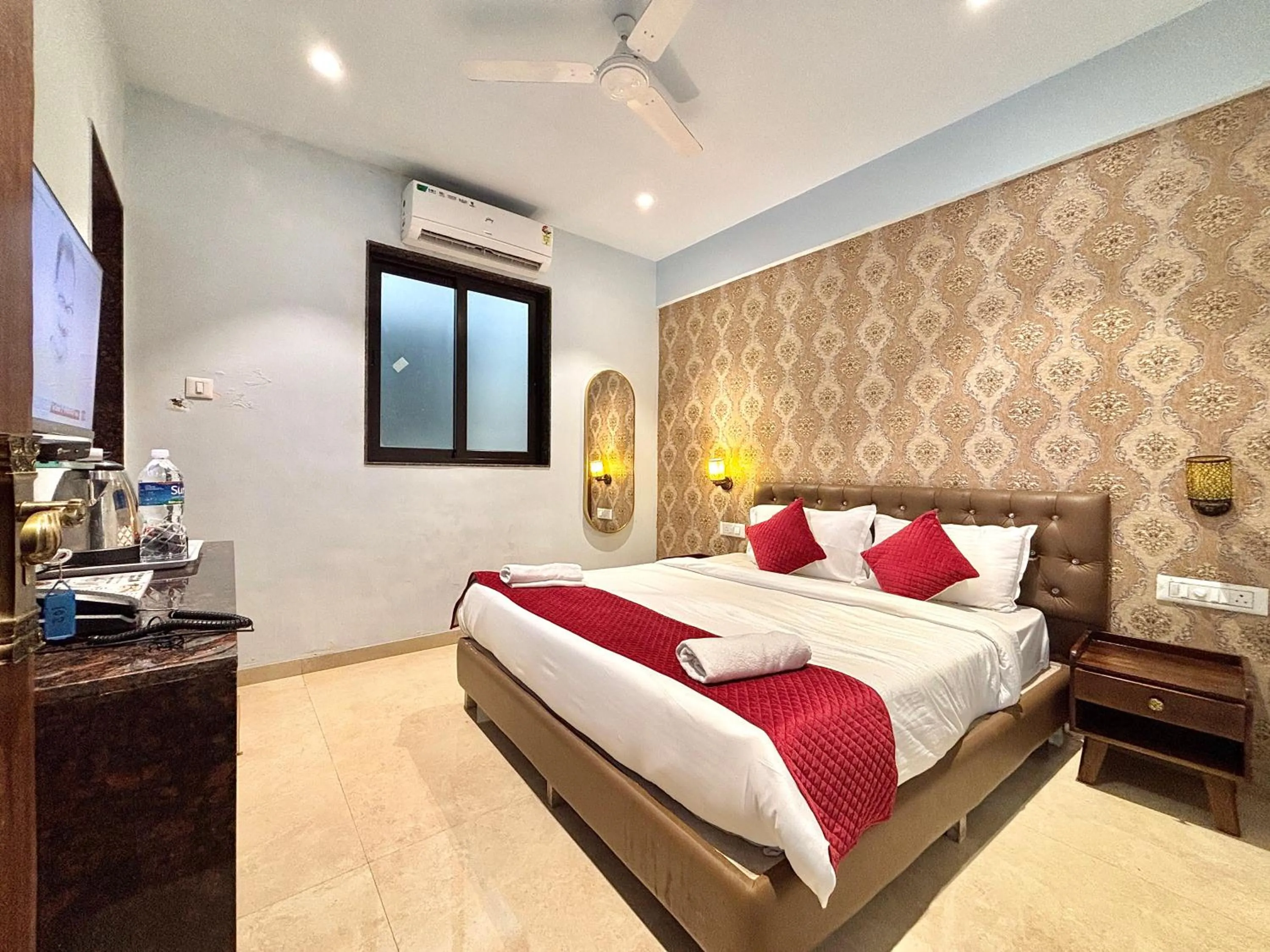 Bed in Misty Blues Resort & Villas