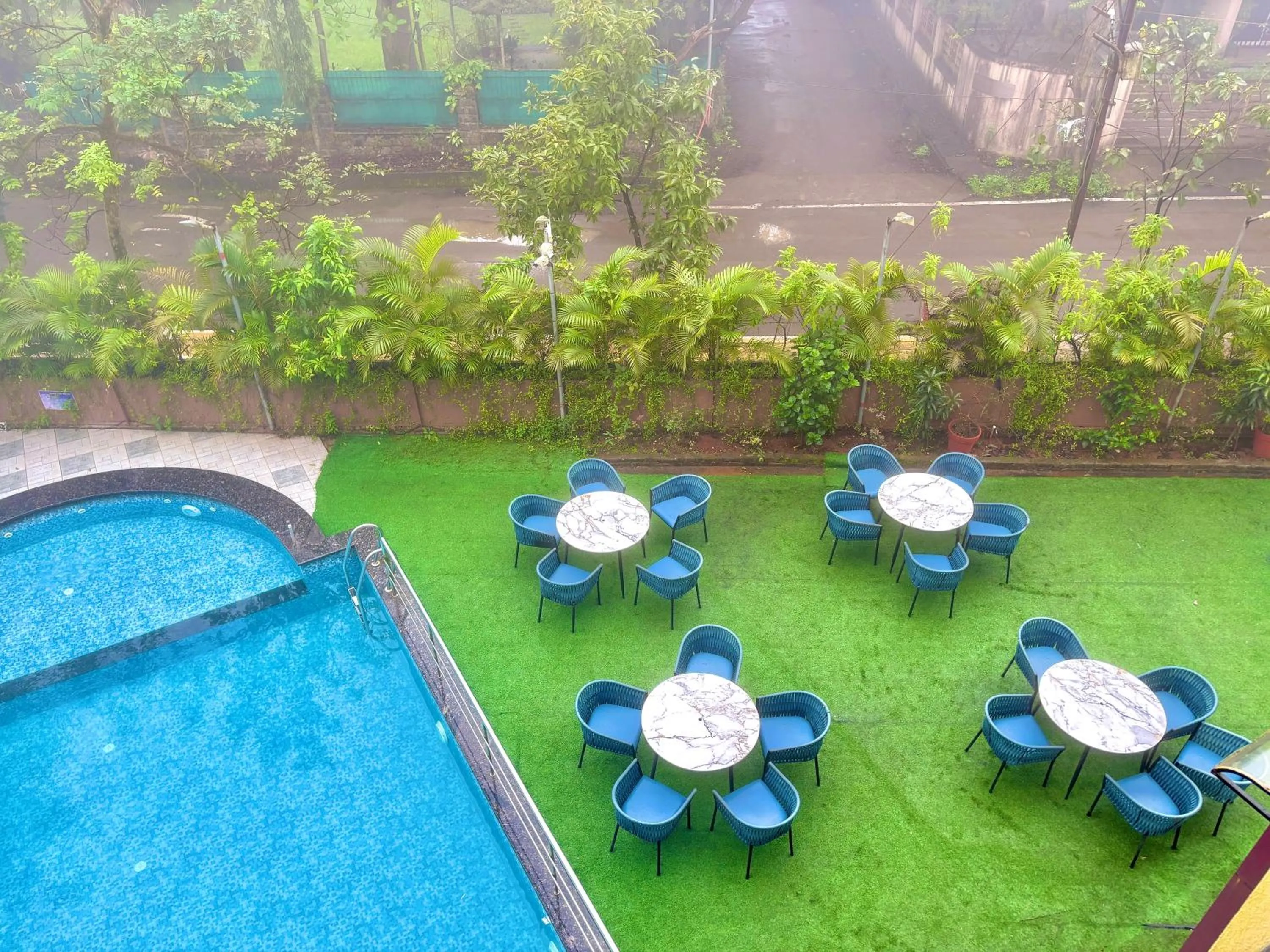 Misty Blues Resort & Villas