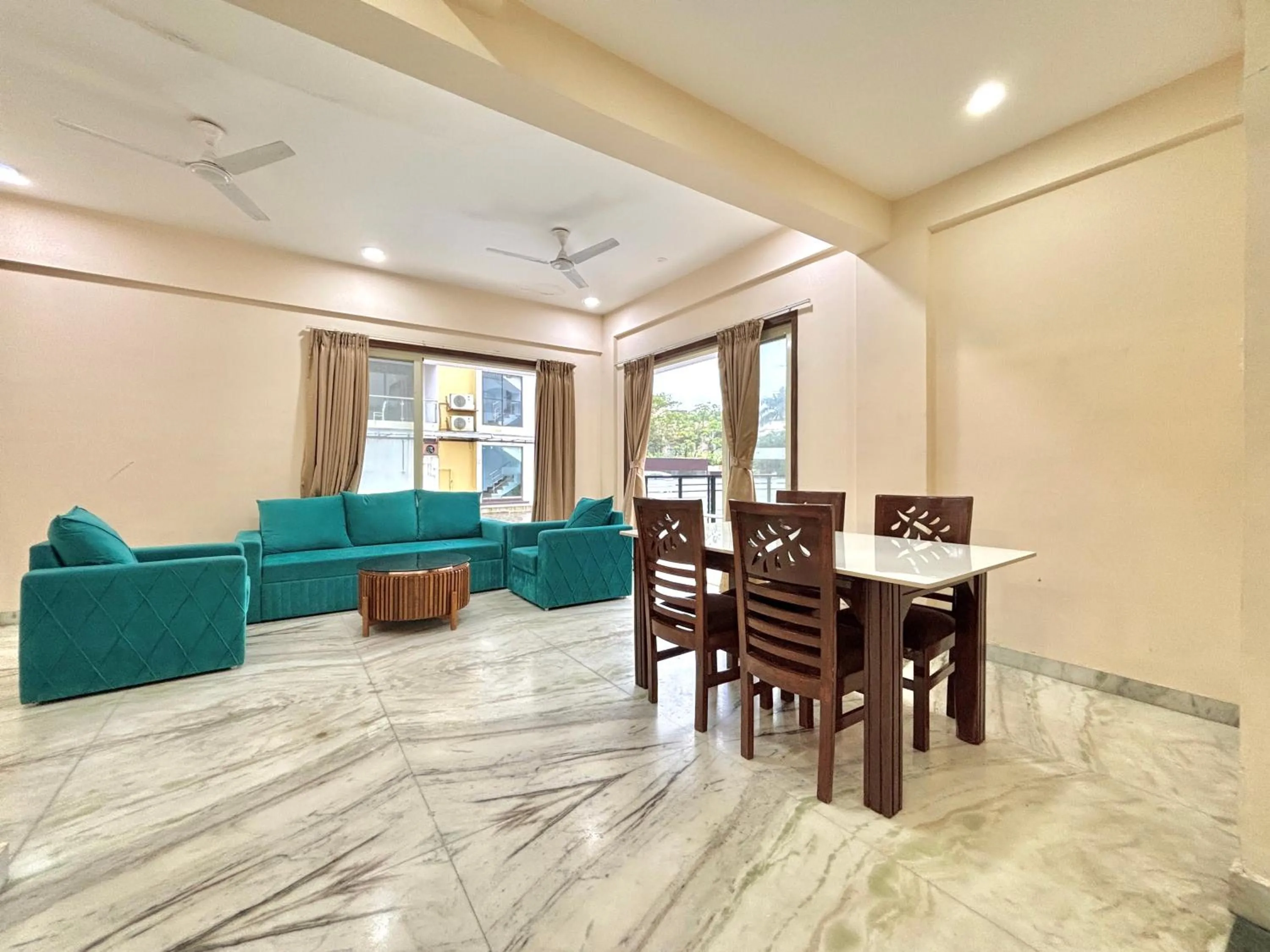 Dining area in Misty Blues Resort & Villas