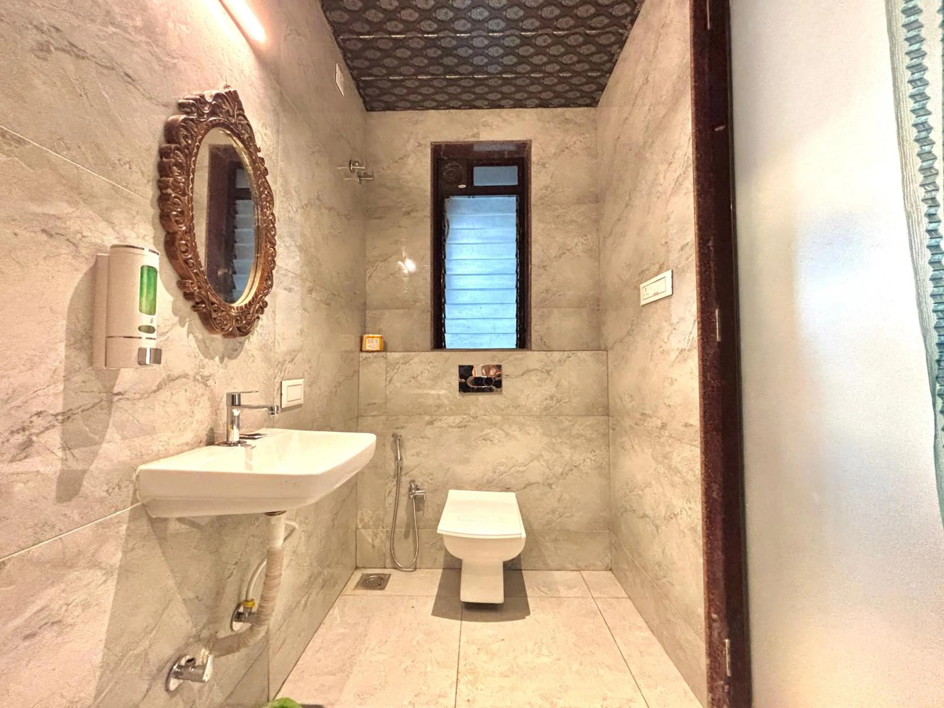 Bathroom in Misty Blues Resort & Villas